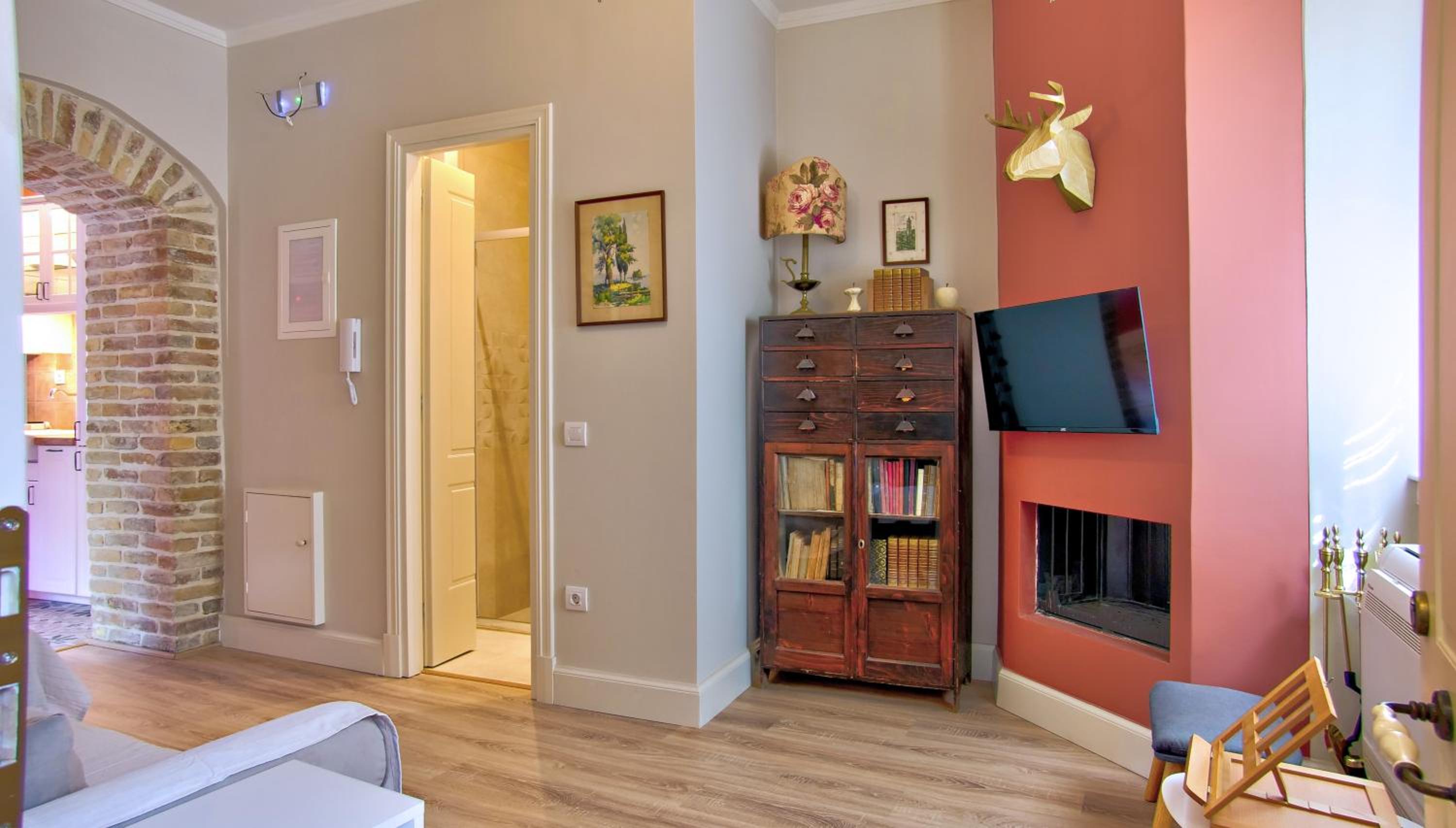 One-Bedroom Apartment photo 3