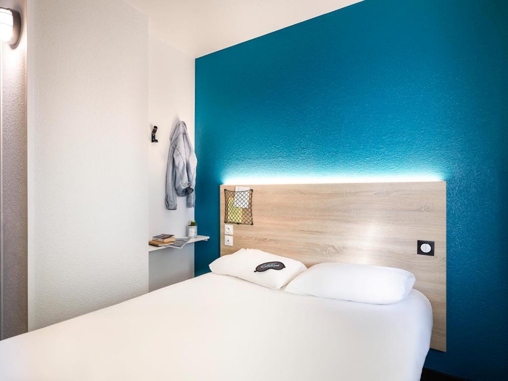Double Room with Private Bathroom - Photo 1