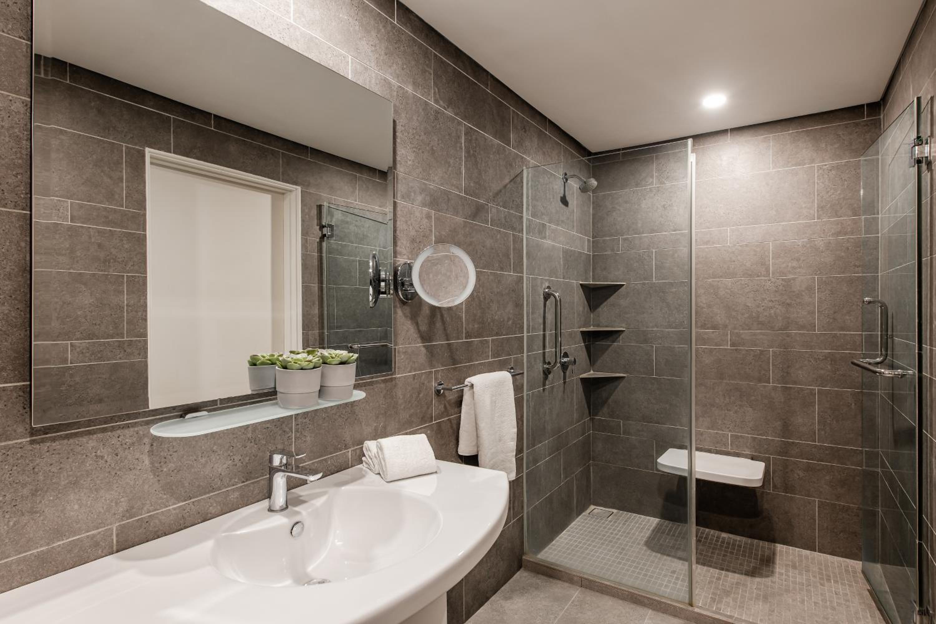 One-Bedroom Premier photo 3