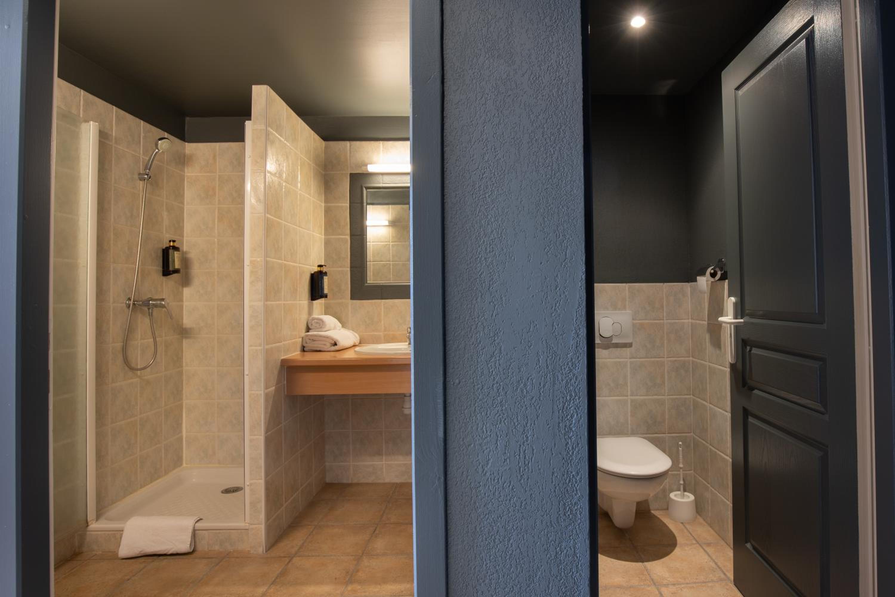 Comfort Double Room – Ground Floor photo 2