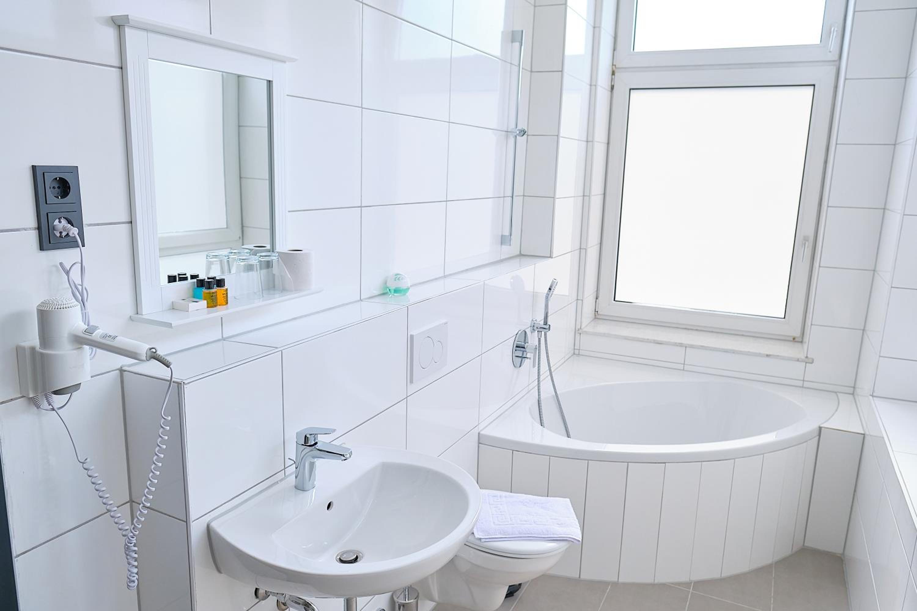 Deluxe Double Room with Bath photo 2