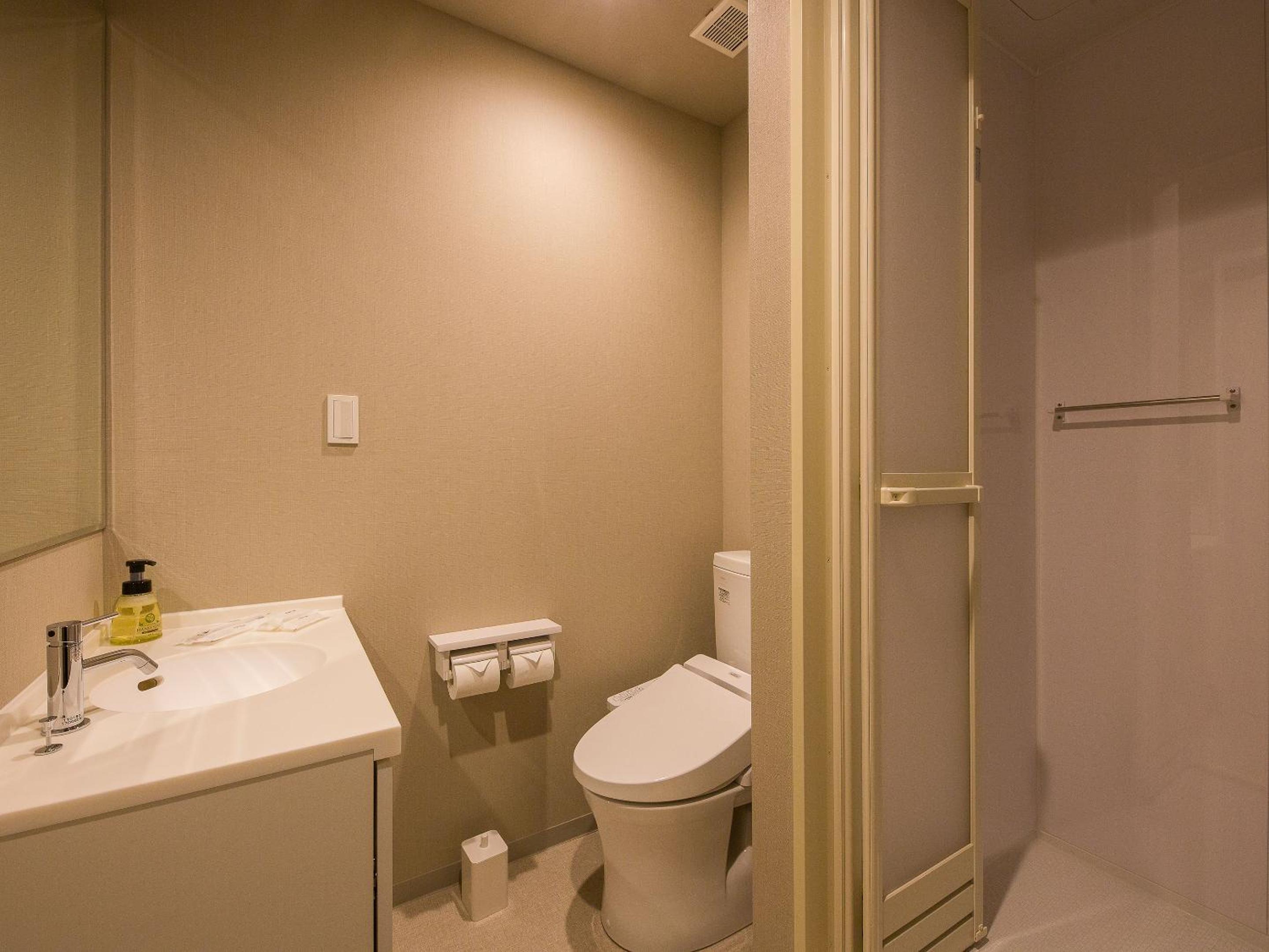 Triple Room with Private Bathroom - Photo 4