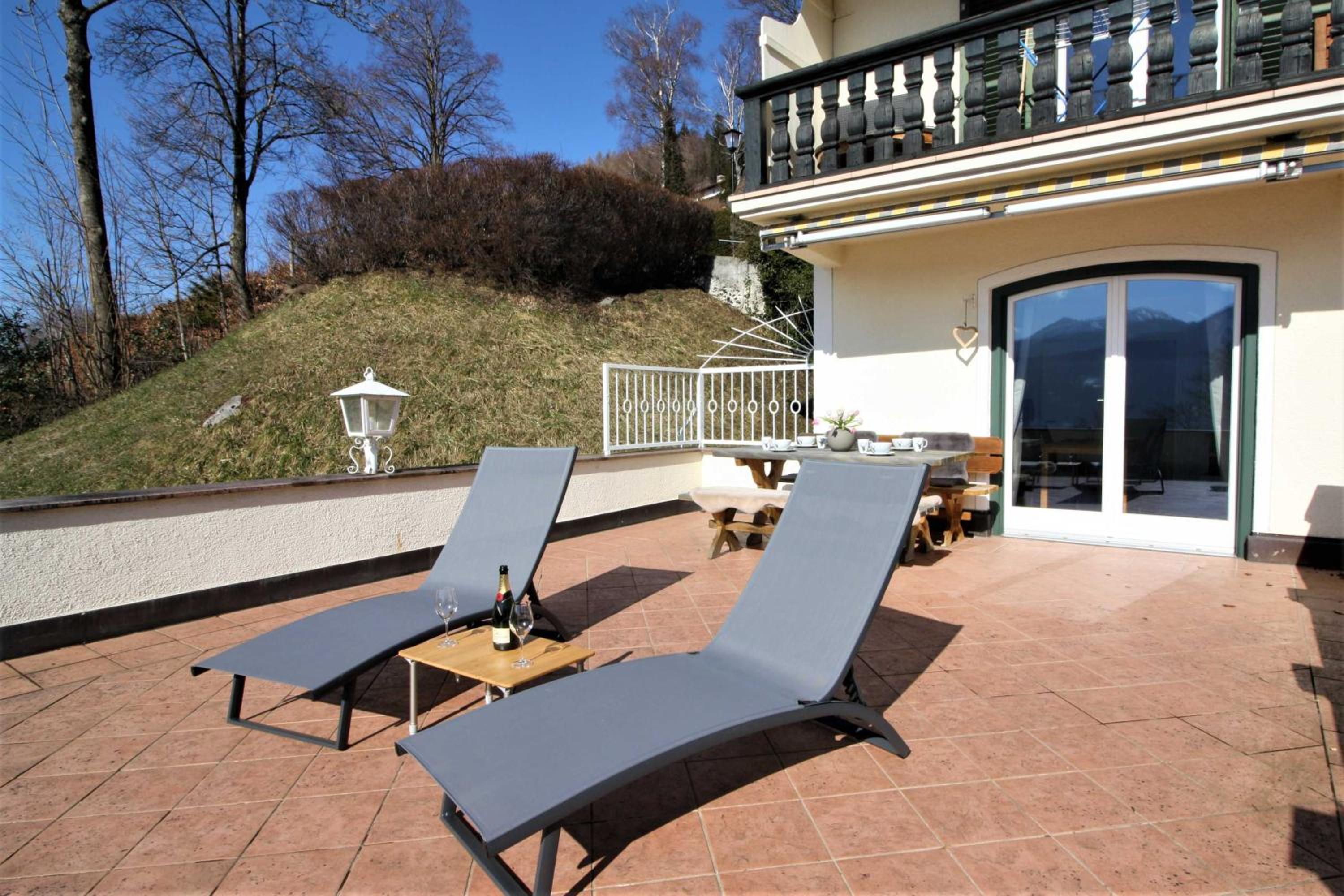 One-Bedroom Apartment with Terrace photo 2