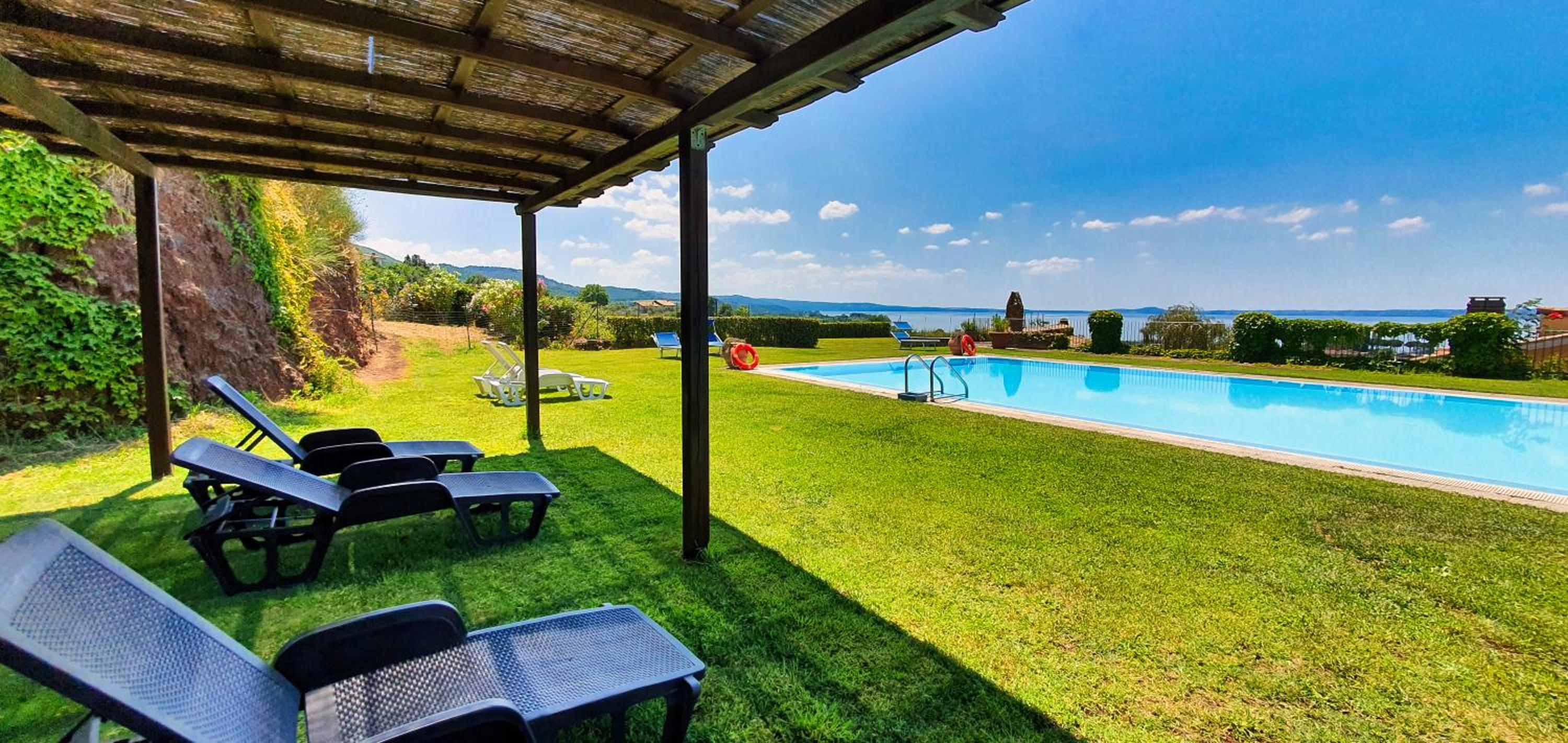 Double Room with Lake View - Photo 22