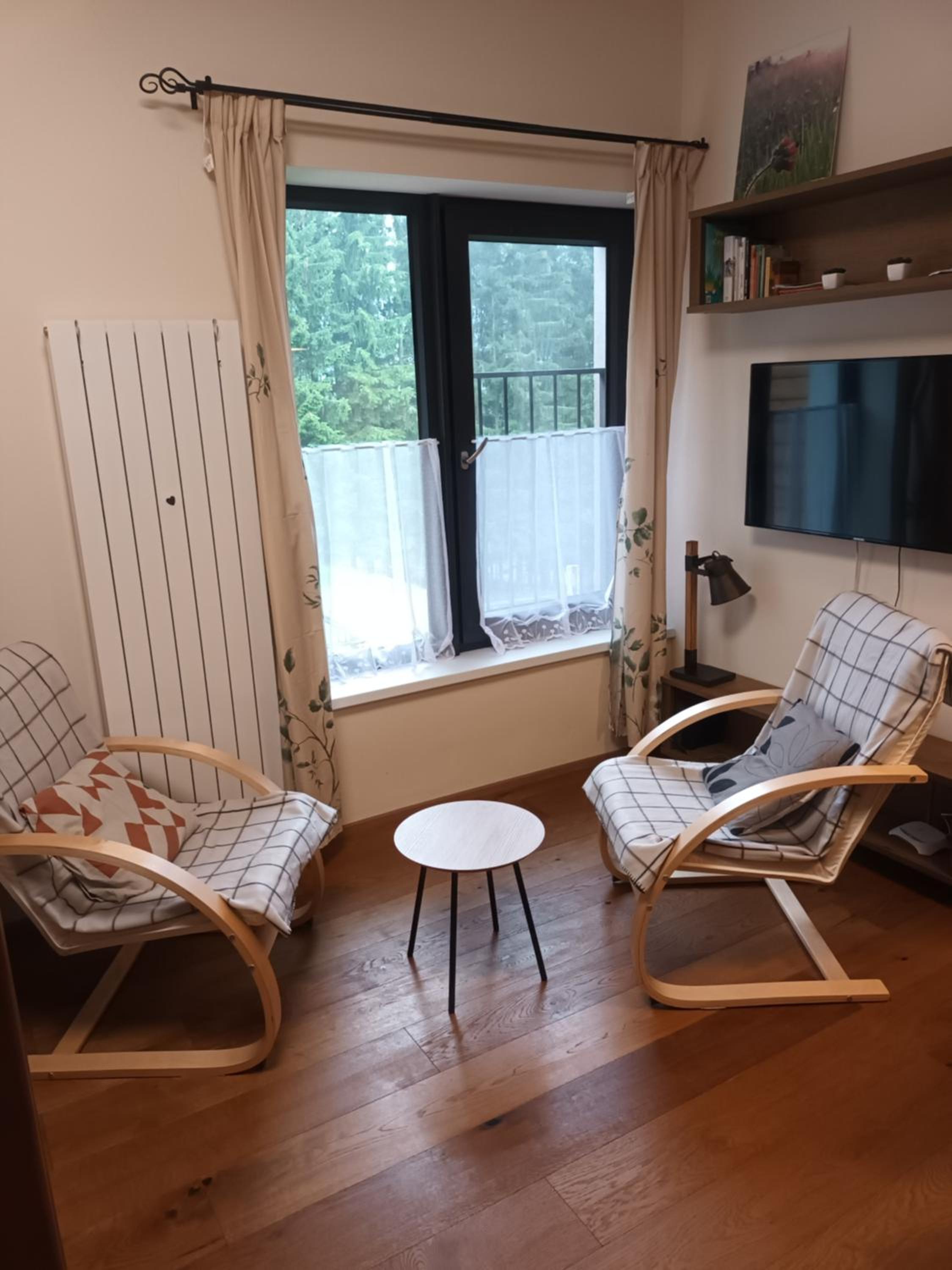 One-Bedroom Apartment photo 1