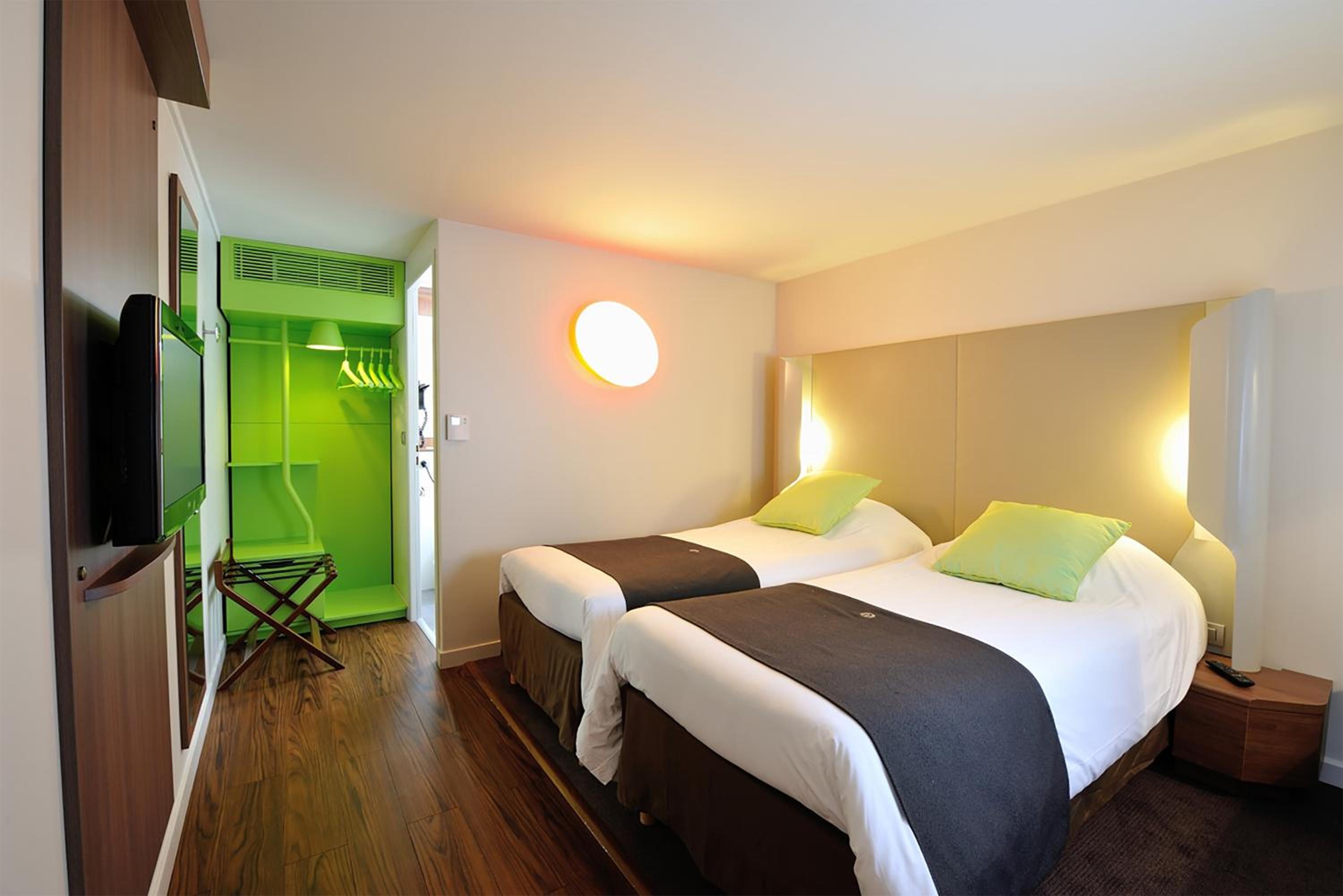 Standard Twin Room - Photo 1