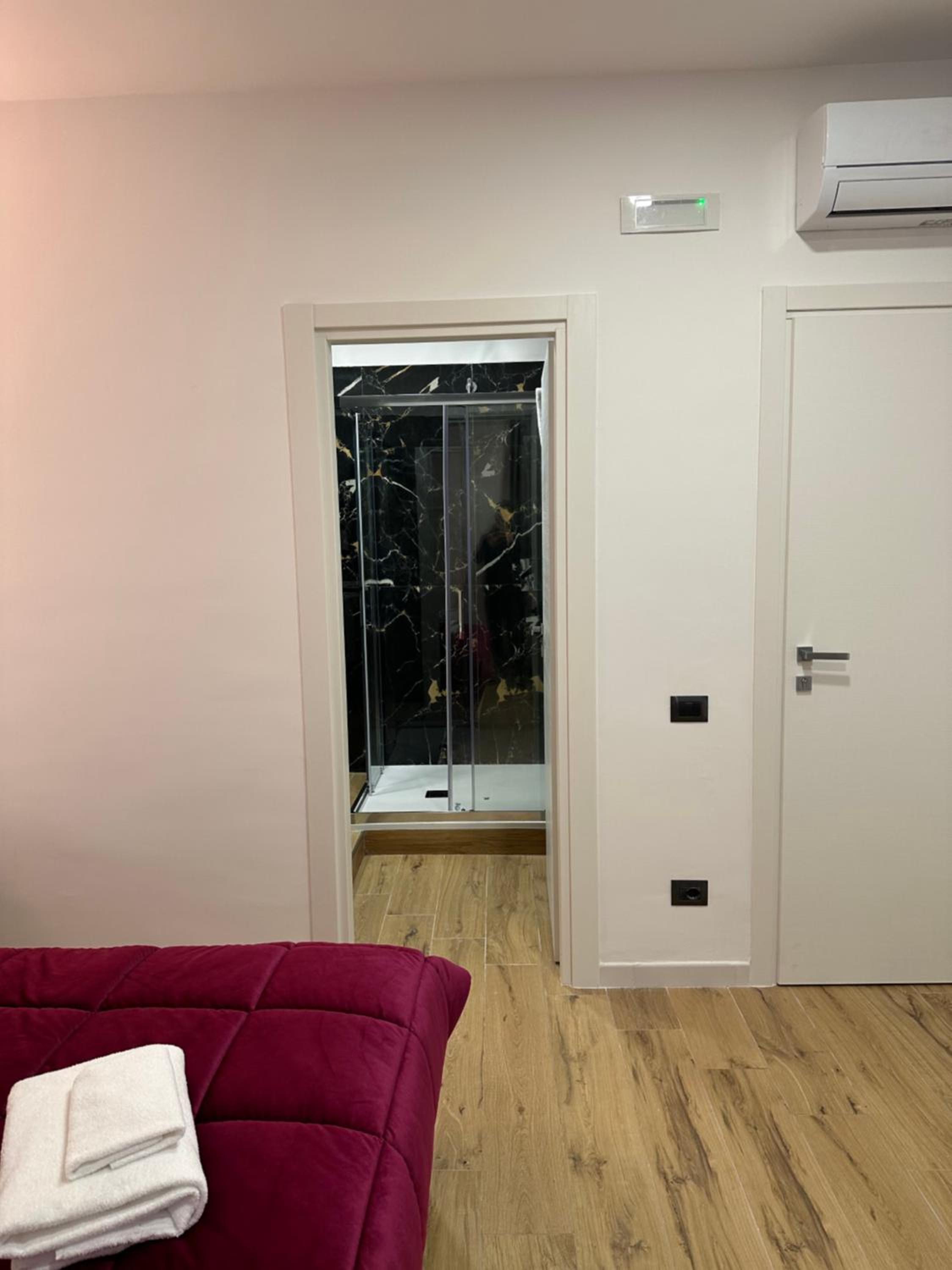 Deluxe King Room photo 1