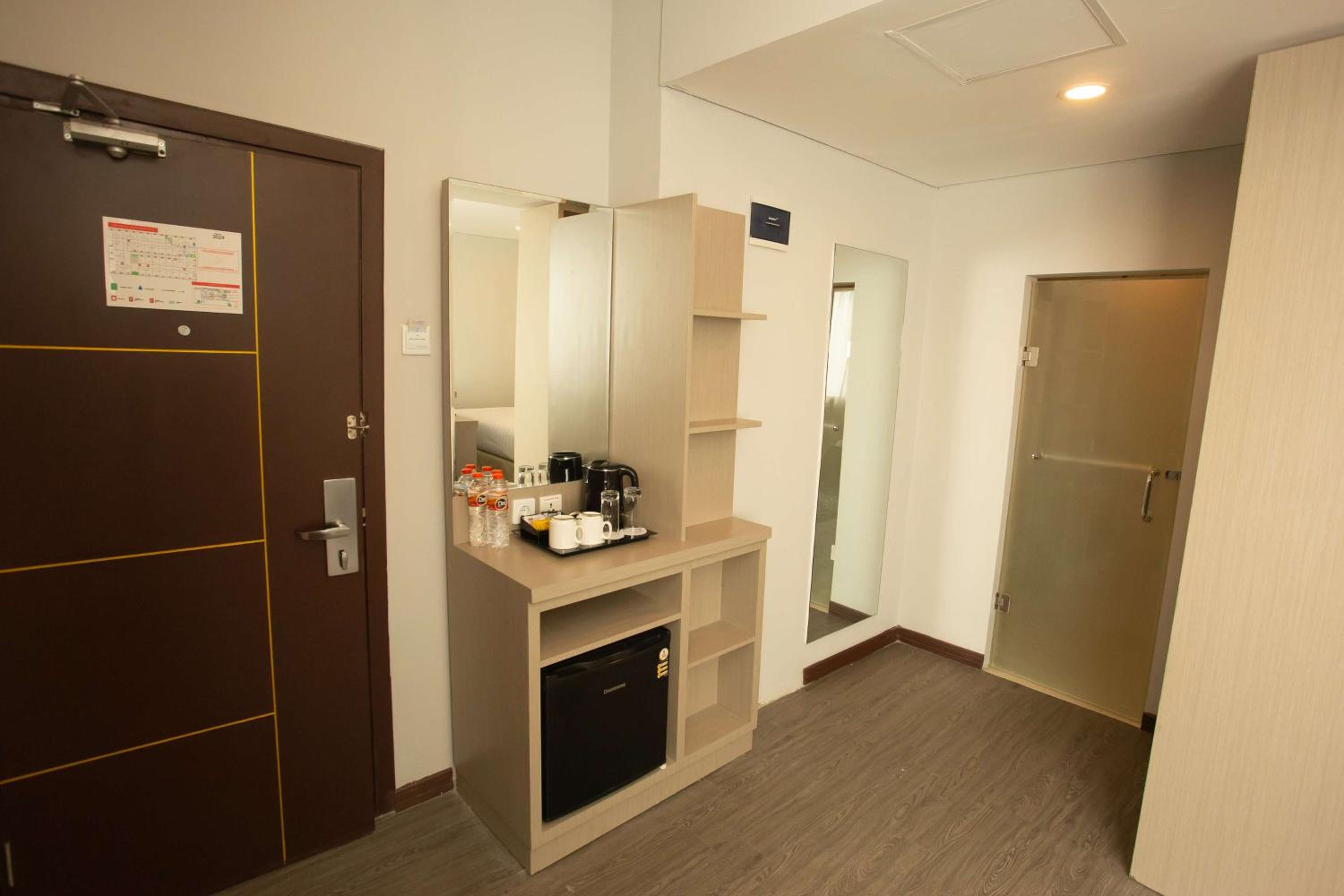Family Suite - Non-Smoking - Photo 3