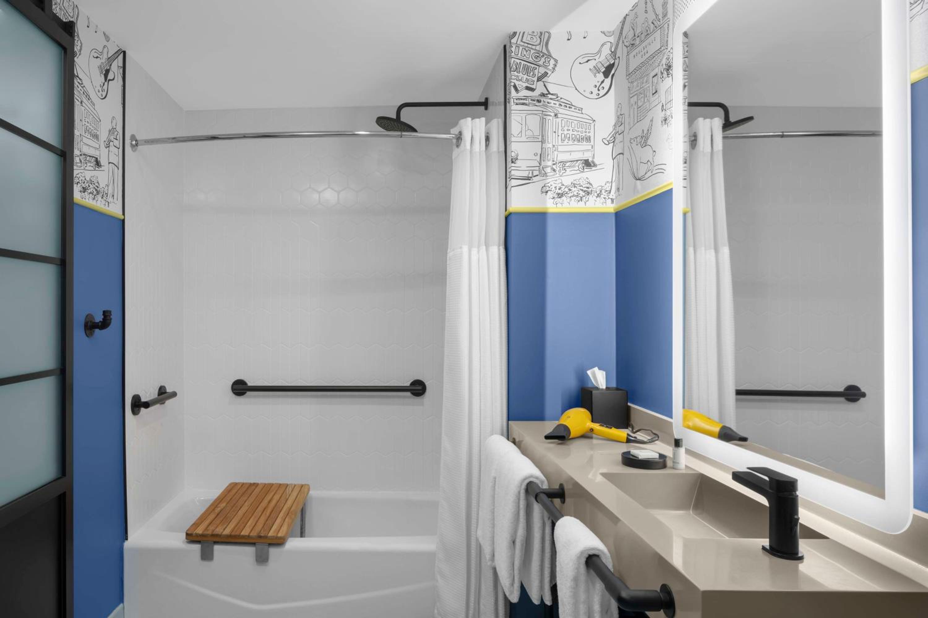 King Room With Accessible Tub - Disability Access photo 2