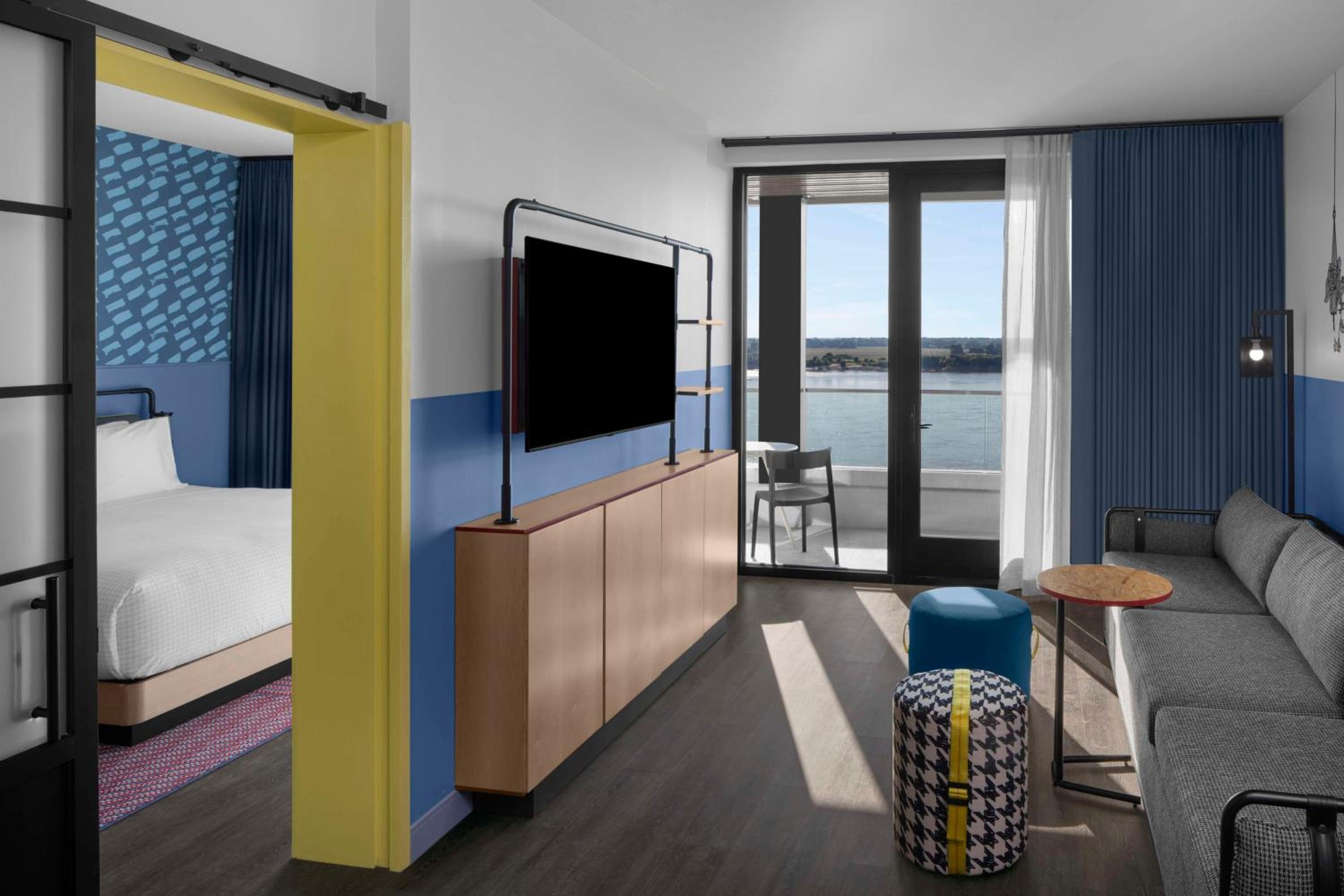 Suite With Balcony And River View photo 3