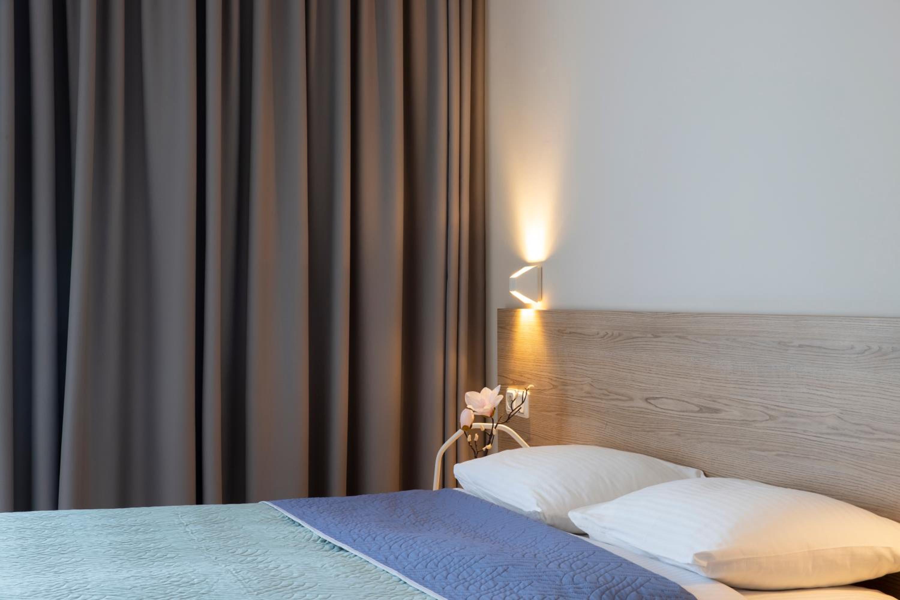 Deluxe Double Room with Sea View - Photo 6