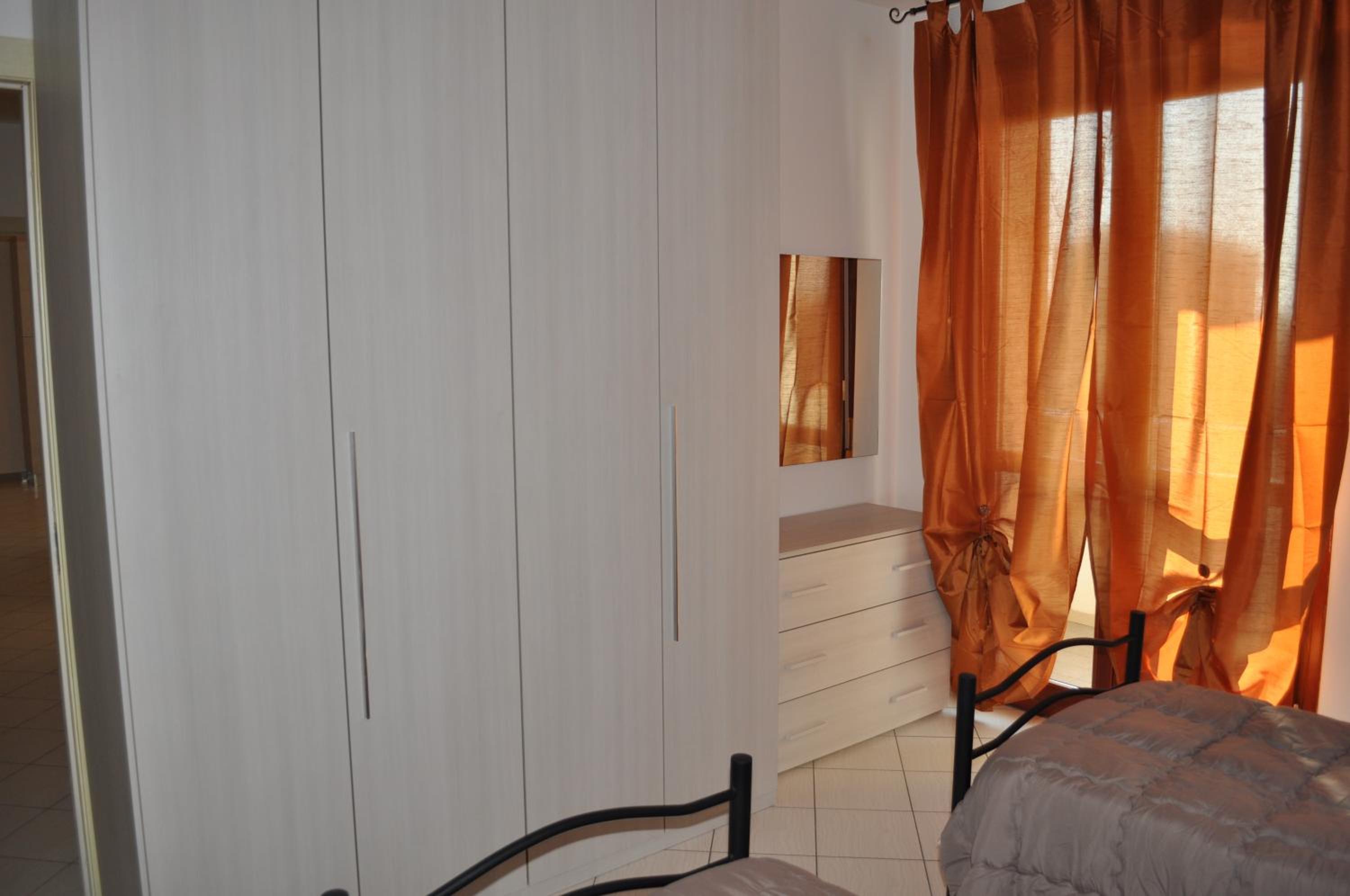 Two-Bedroom Apartment (4-6 Adults)