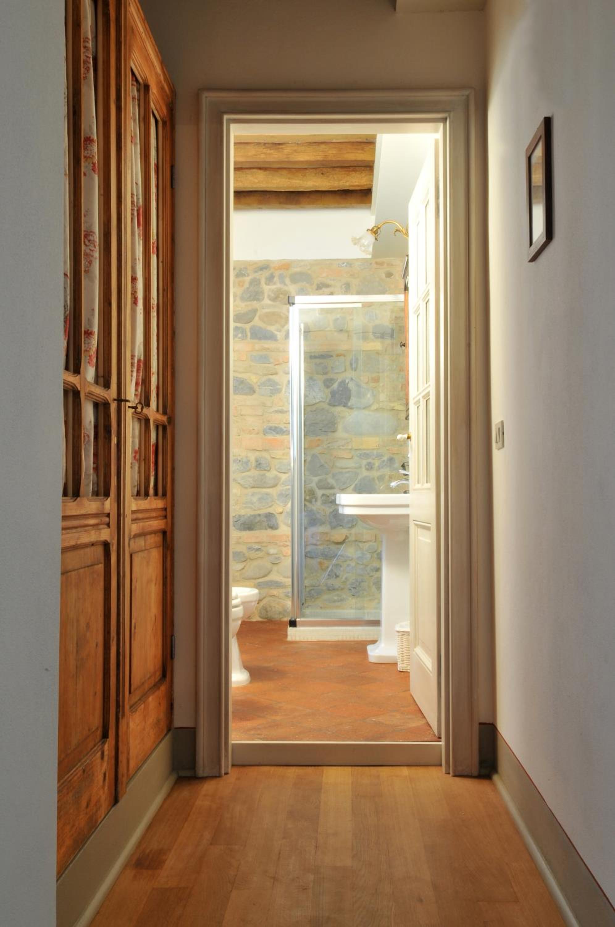 Suite - Photo 2