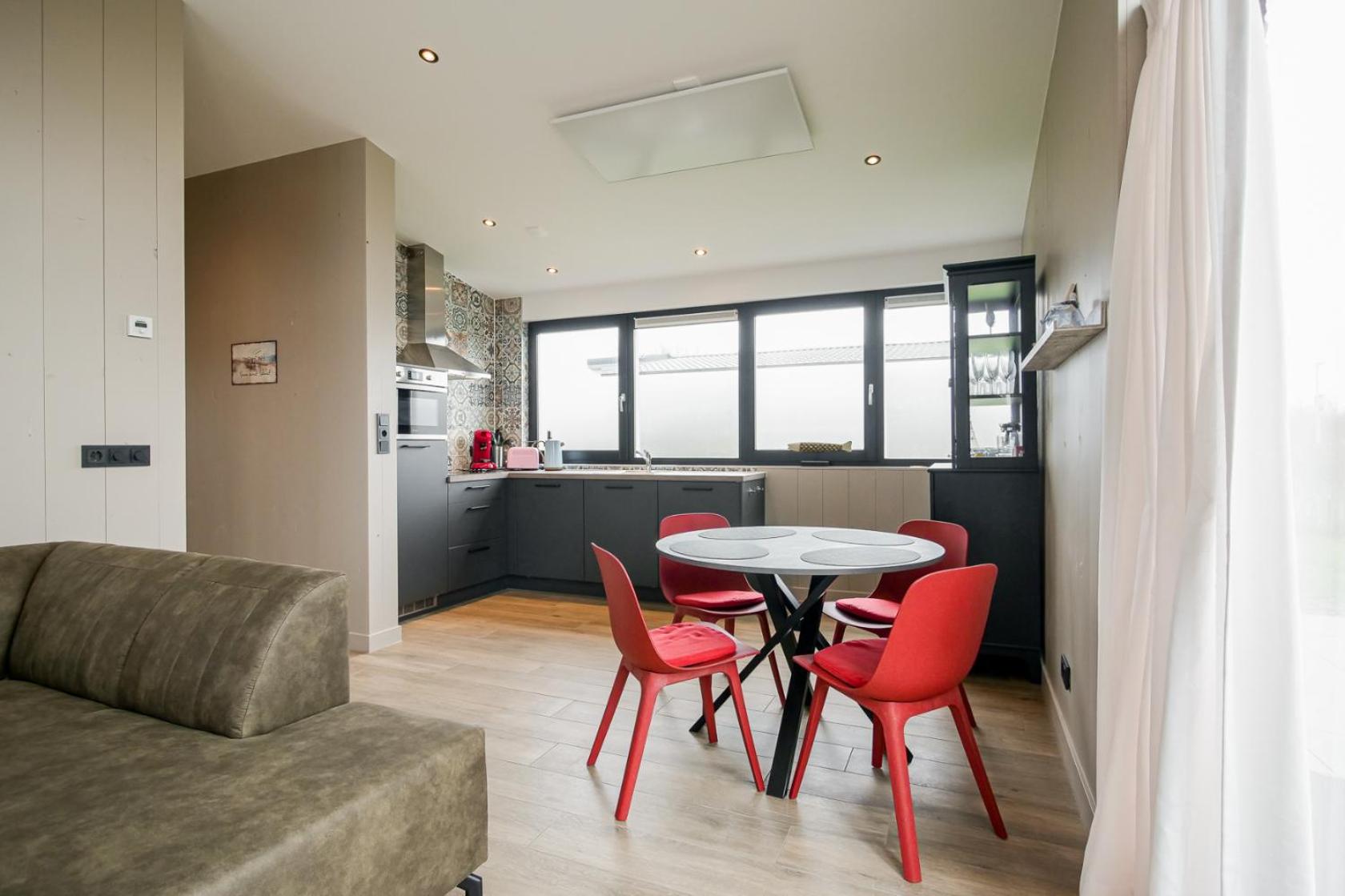 One-Bedroom House photo 3