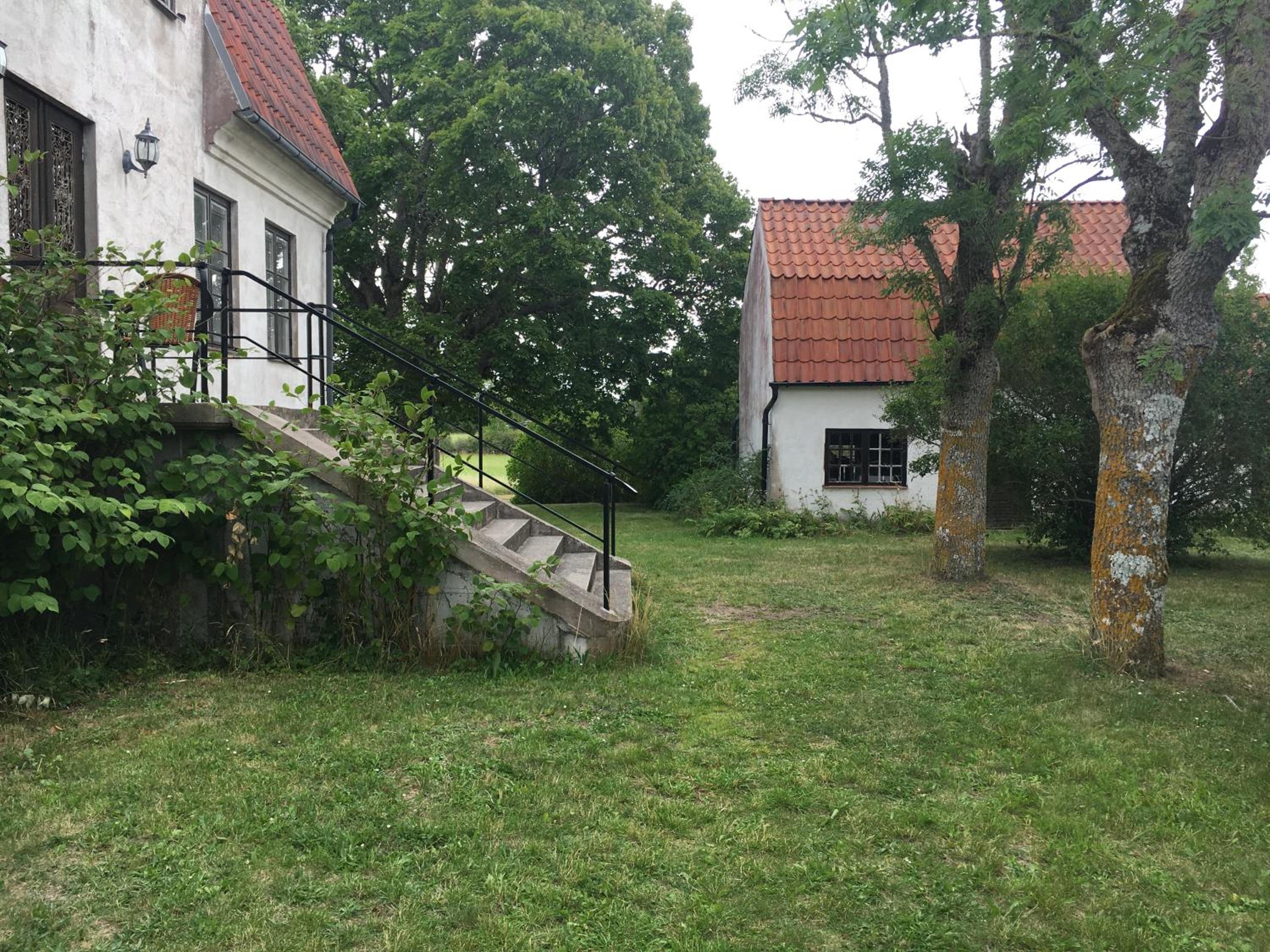 Three-Bedroom House photo 3