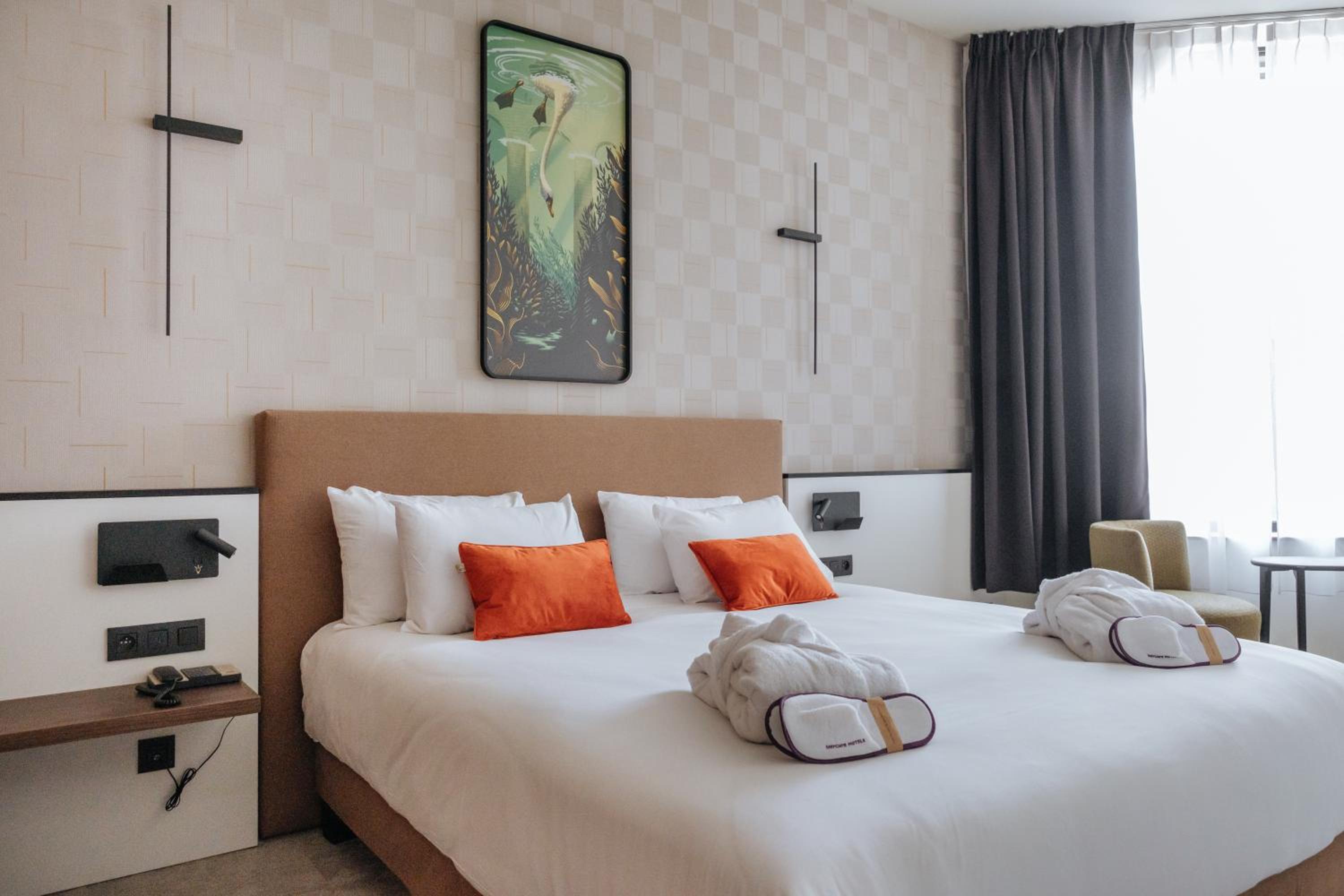 Junior King Suite with Balneo Bathtub and Citadel or River View - Photo 5