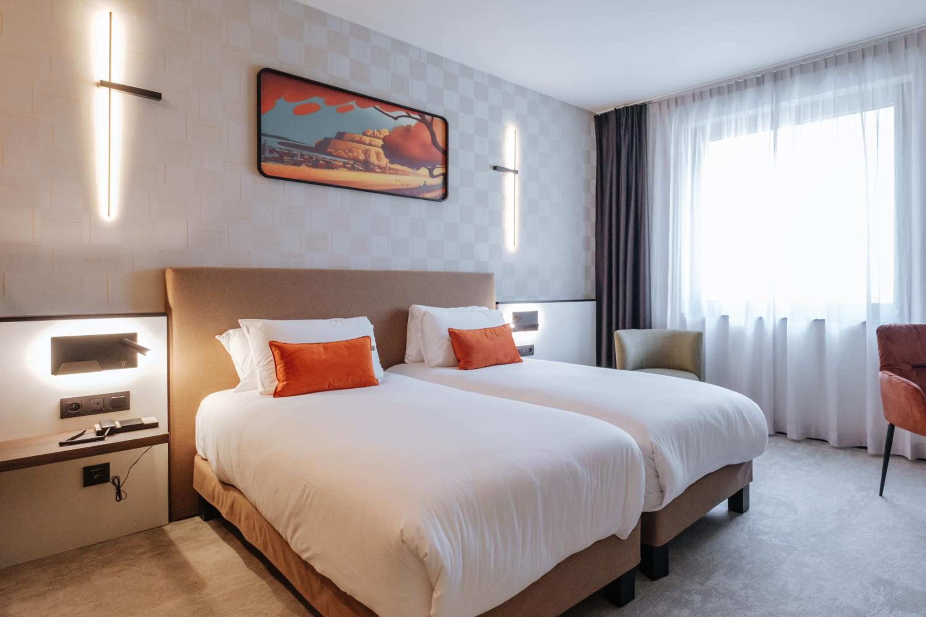 Classic Twin Room with Citadel View - Photo 3