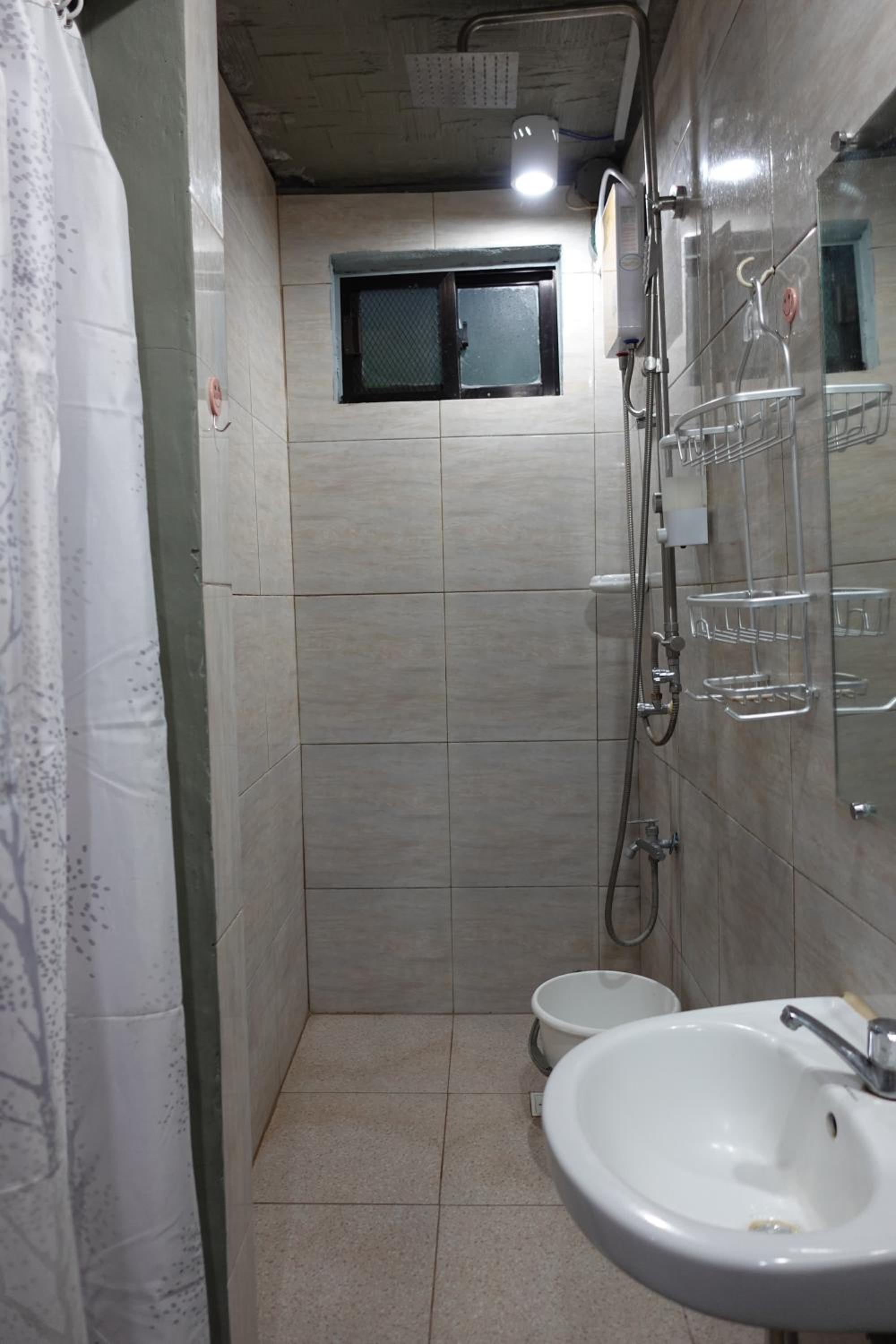 Double Room with Patio - Photo 10