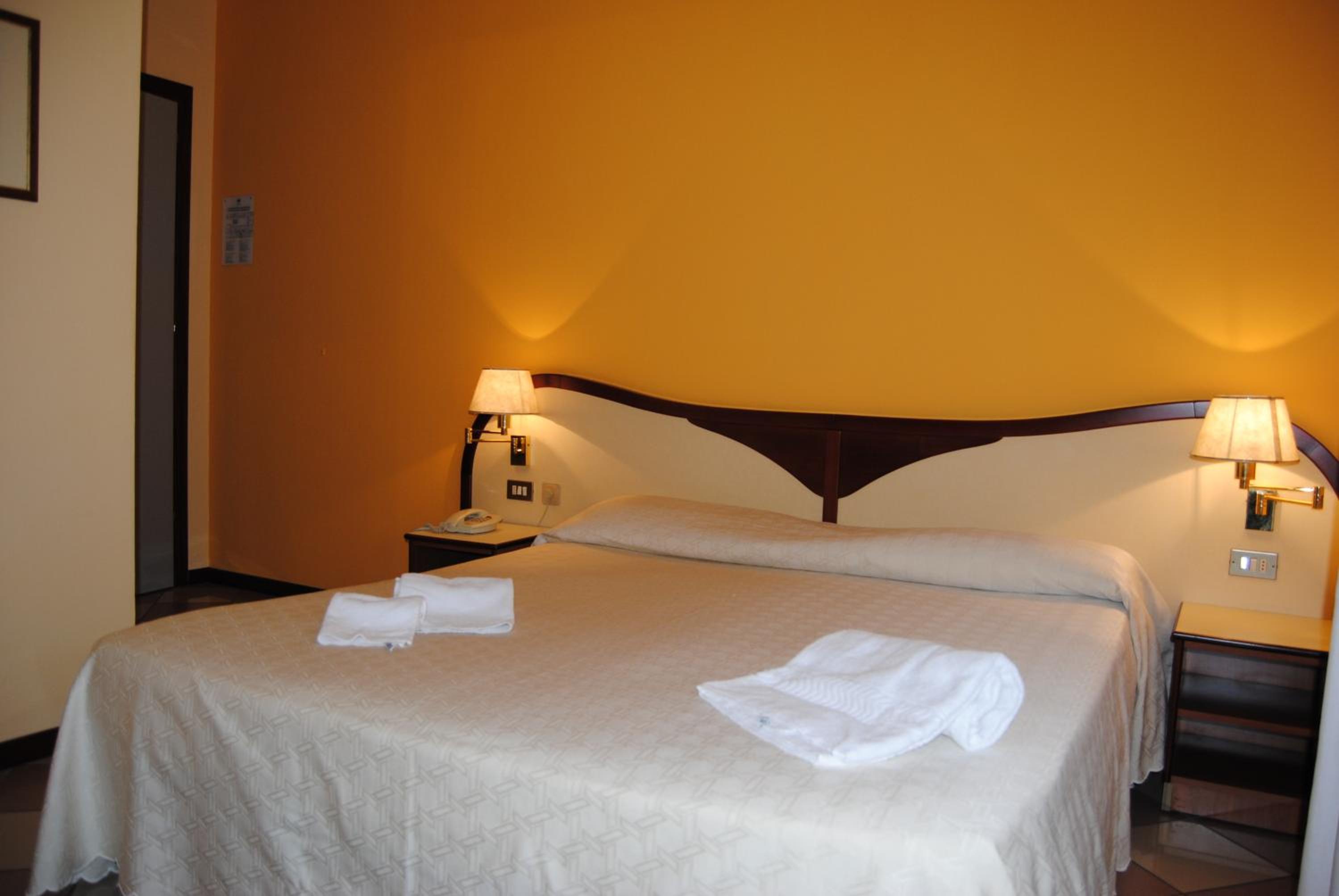 Economy Double Room - Photo 1