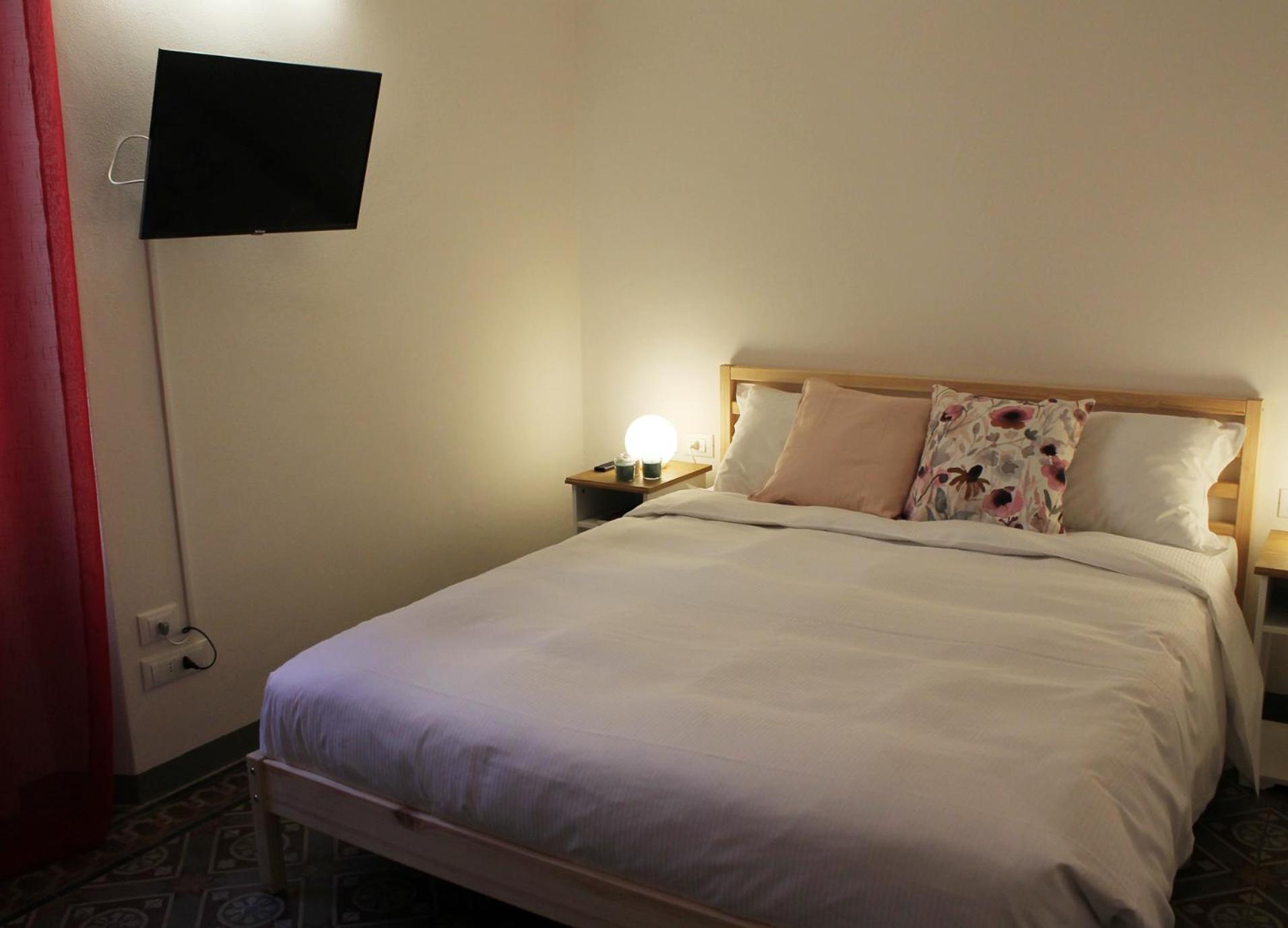 Double Room with Private Bathroom photo 1