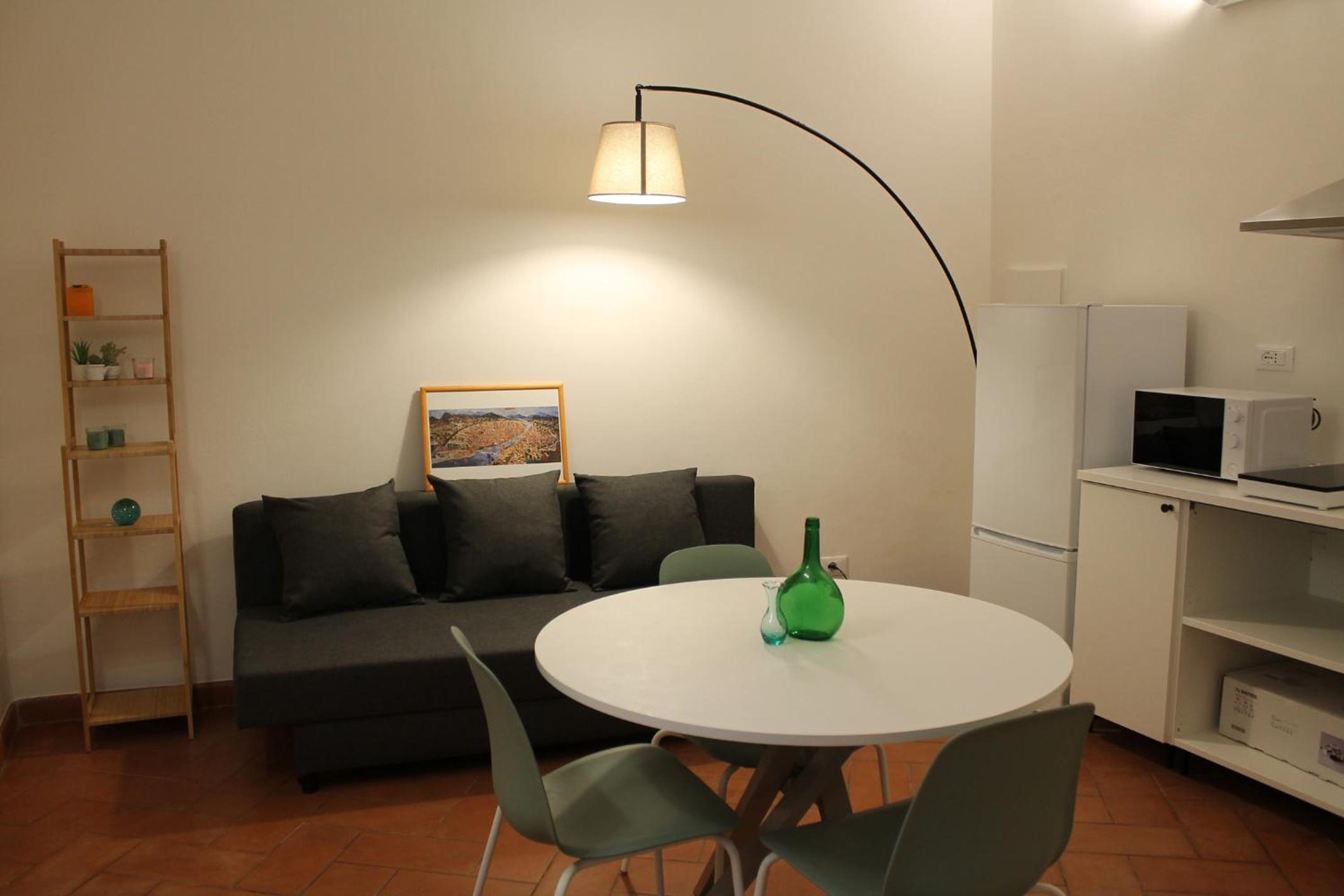 One-Bedroom Apartment photo 3