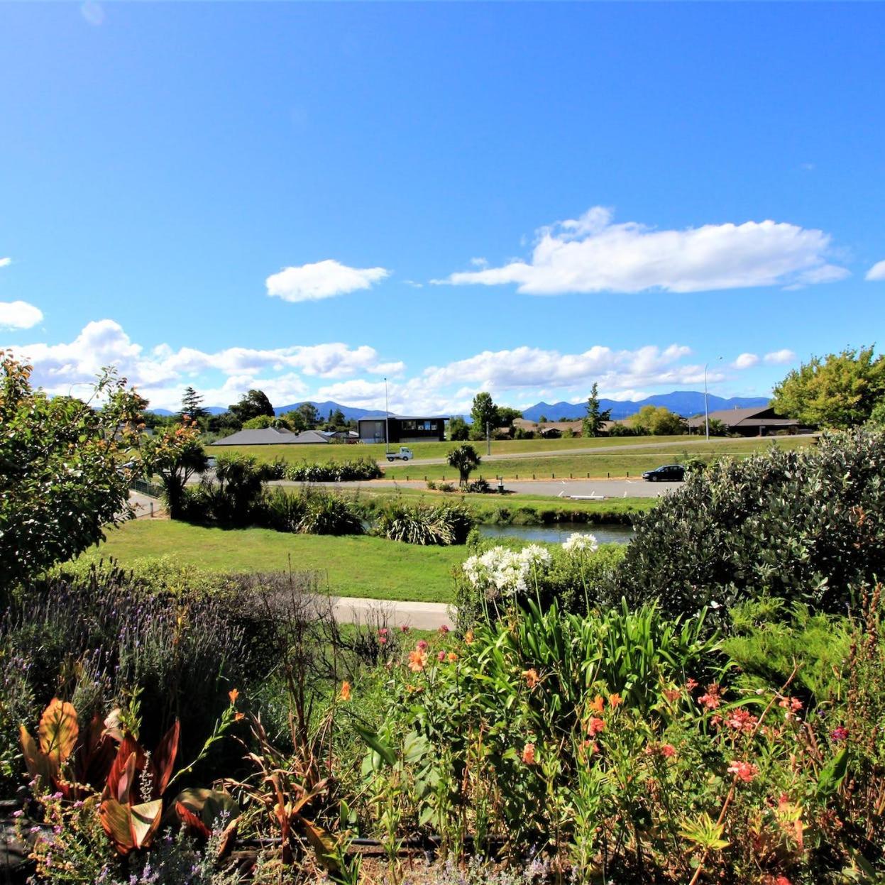 King Room with Garden View - Photo 11
