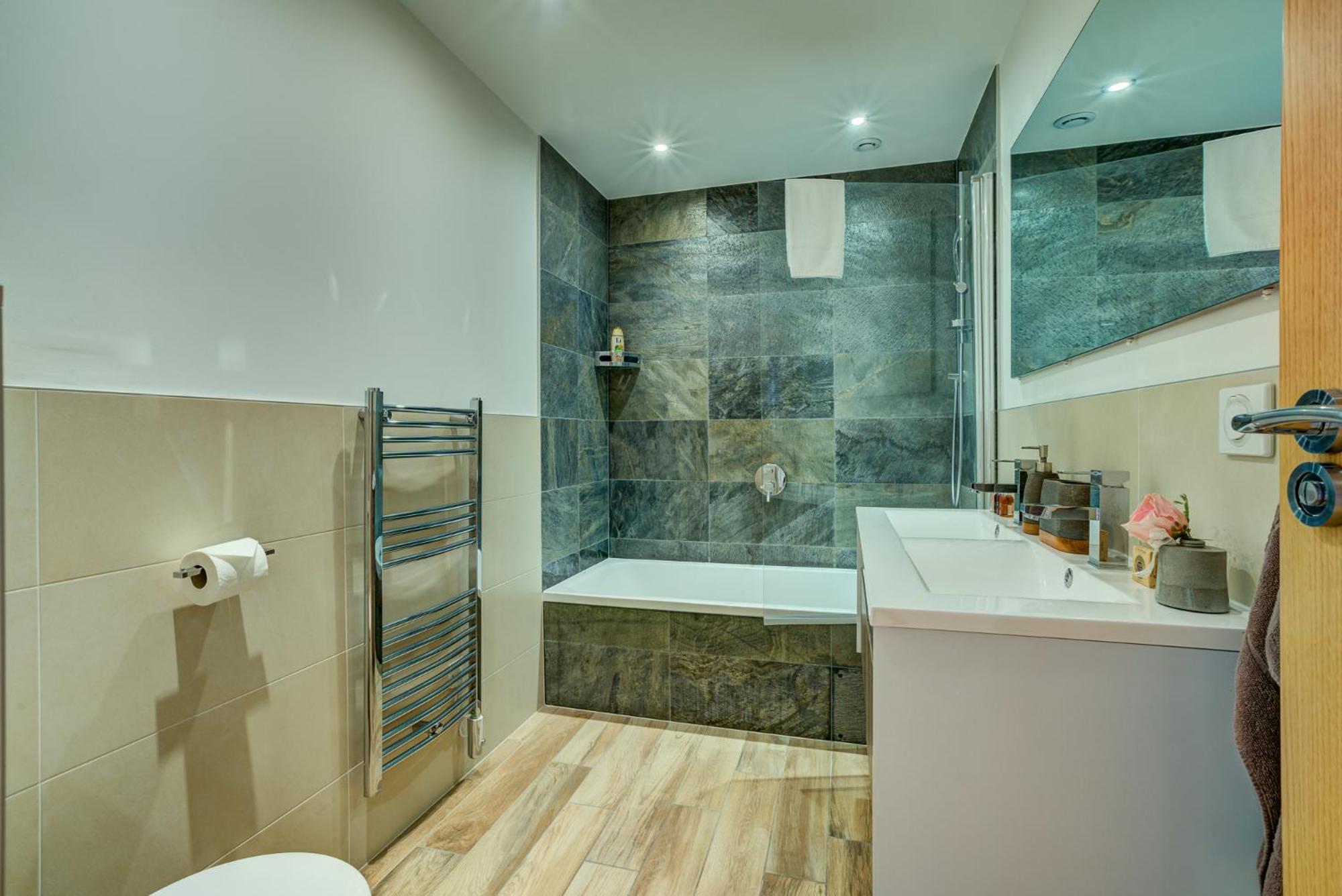Double or Twin Room with Shared Bathroom photo 3