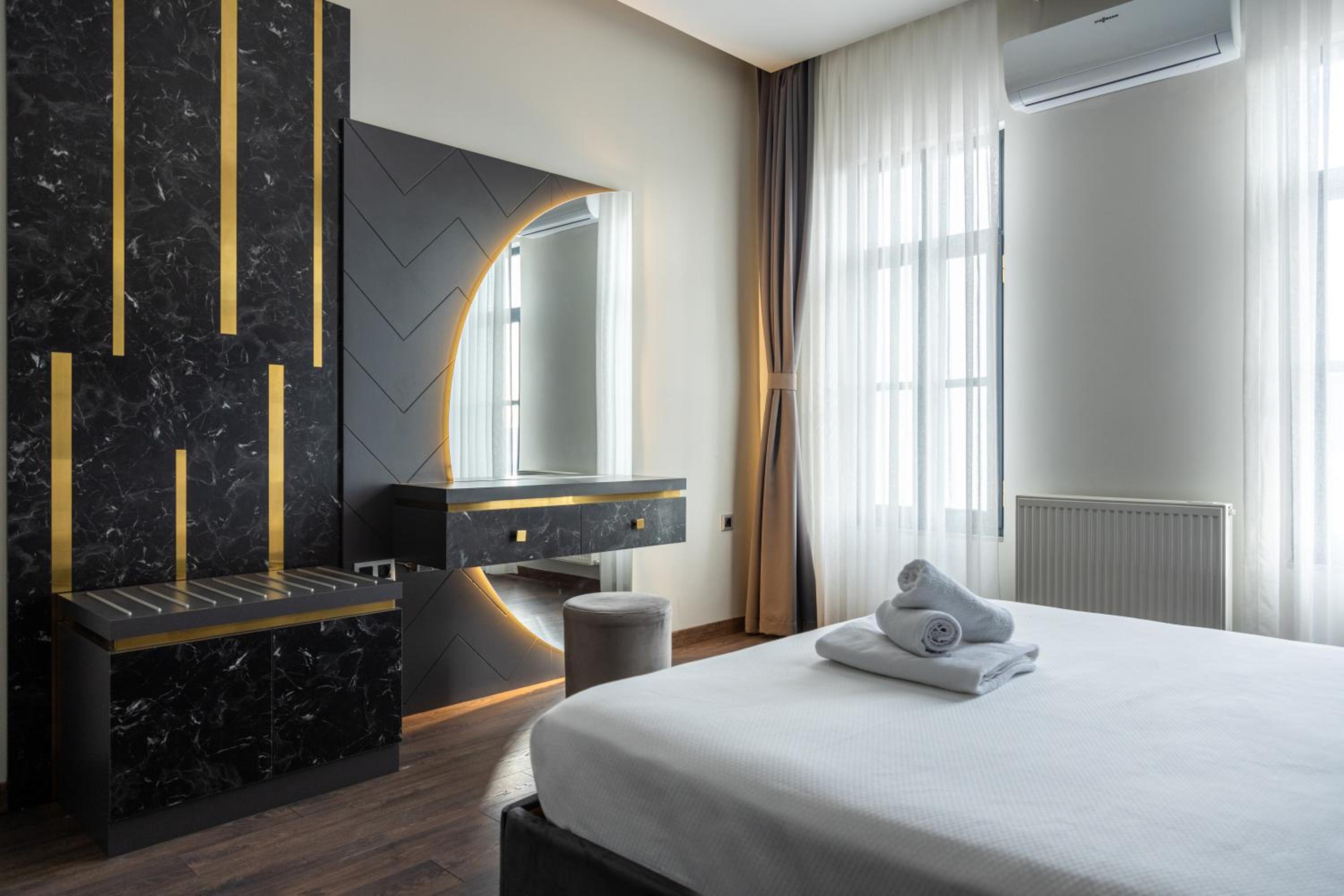 Suite with Balcony photo 1