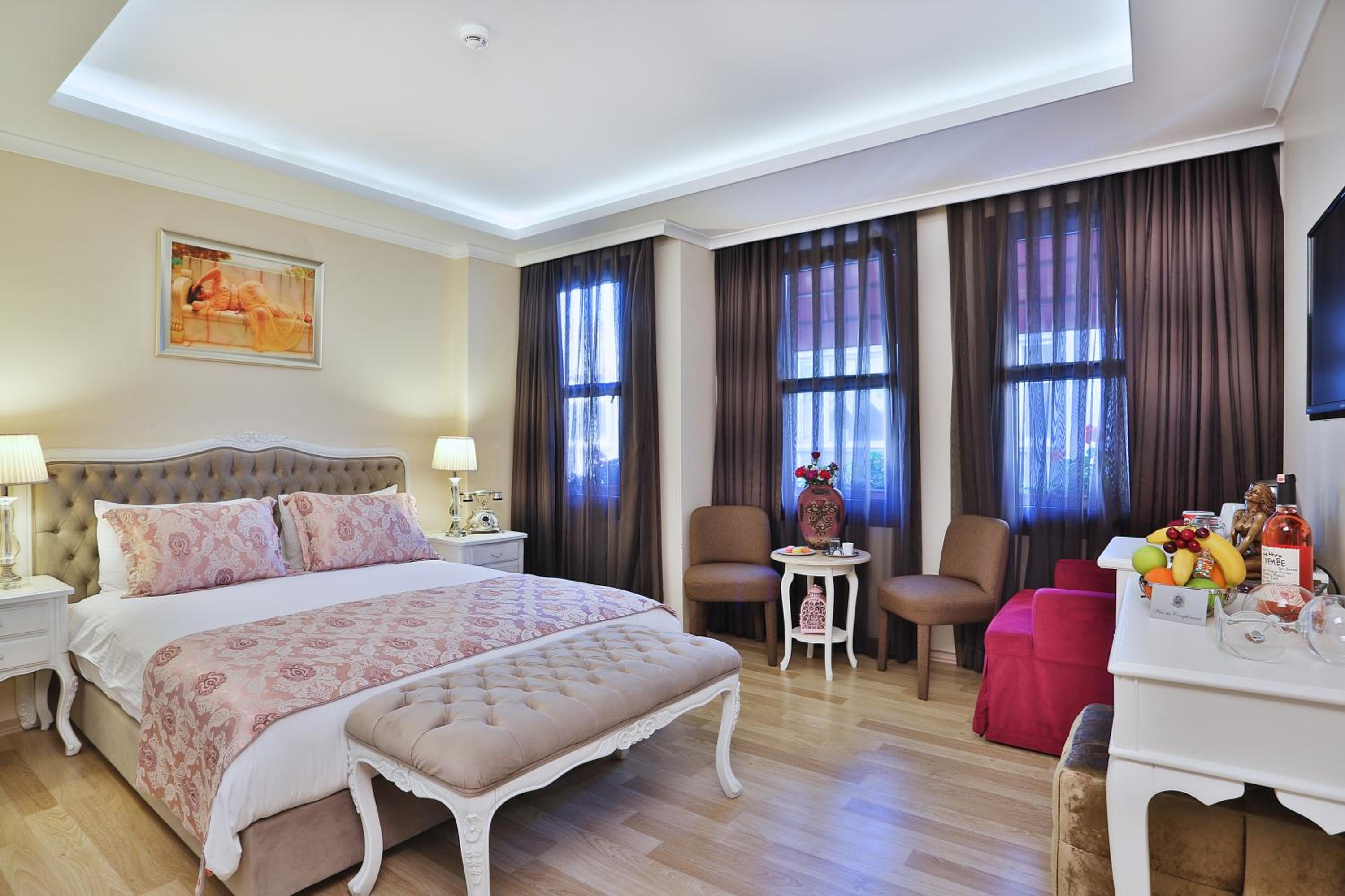 Family Room photo 1