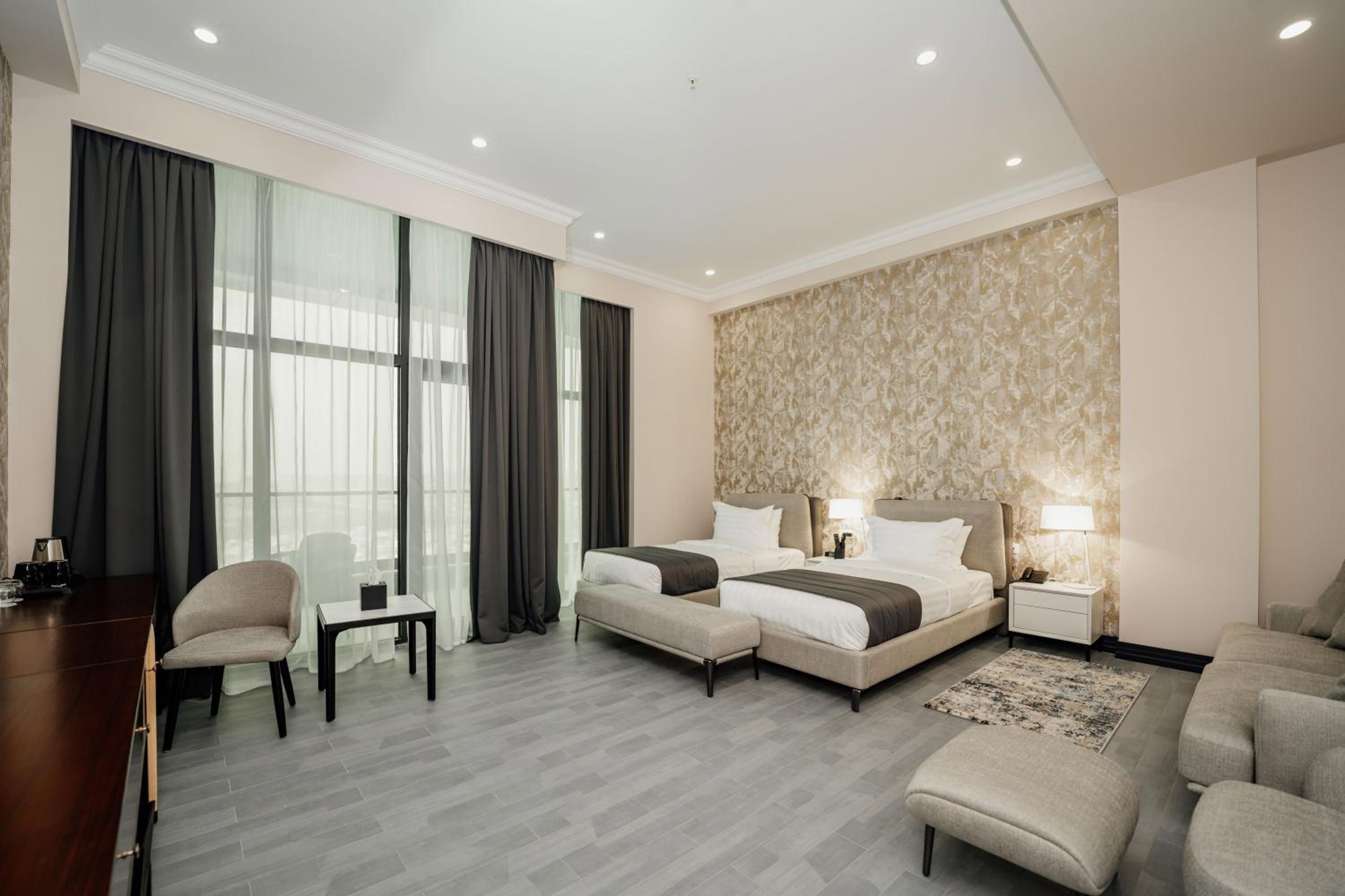 Deluxe Twin Room with Balcony photo 1