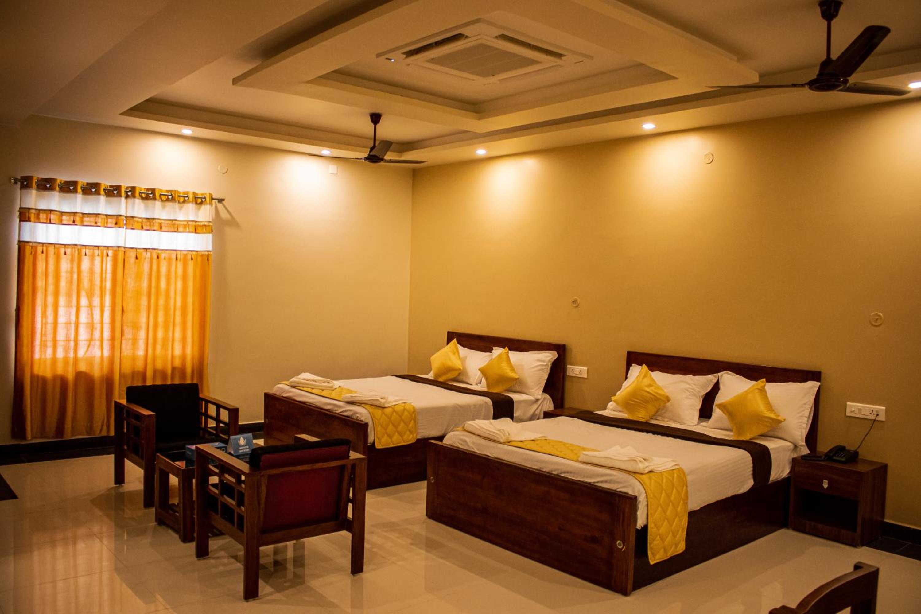Deluxe Family Room