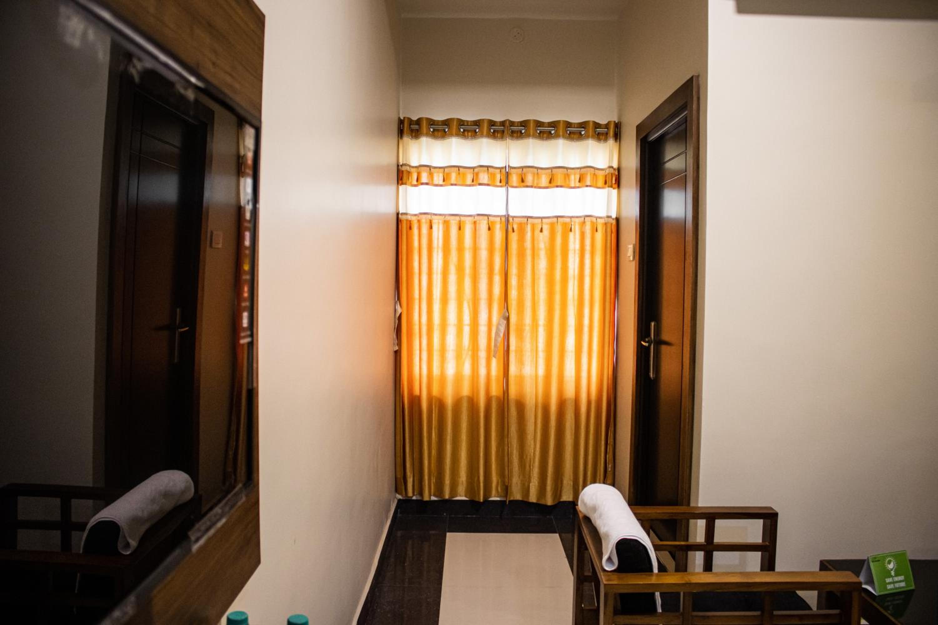 Deluxe King Suite