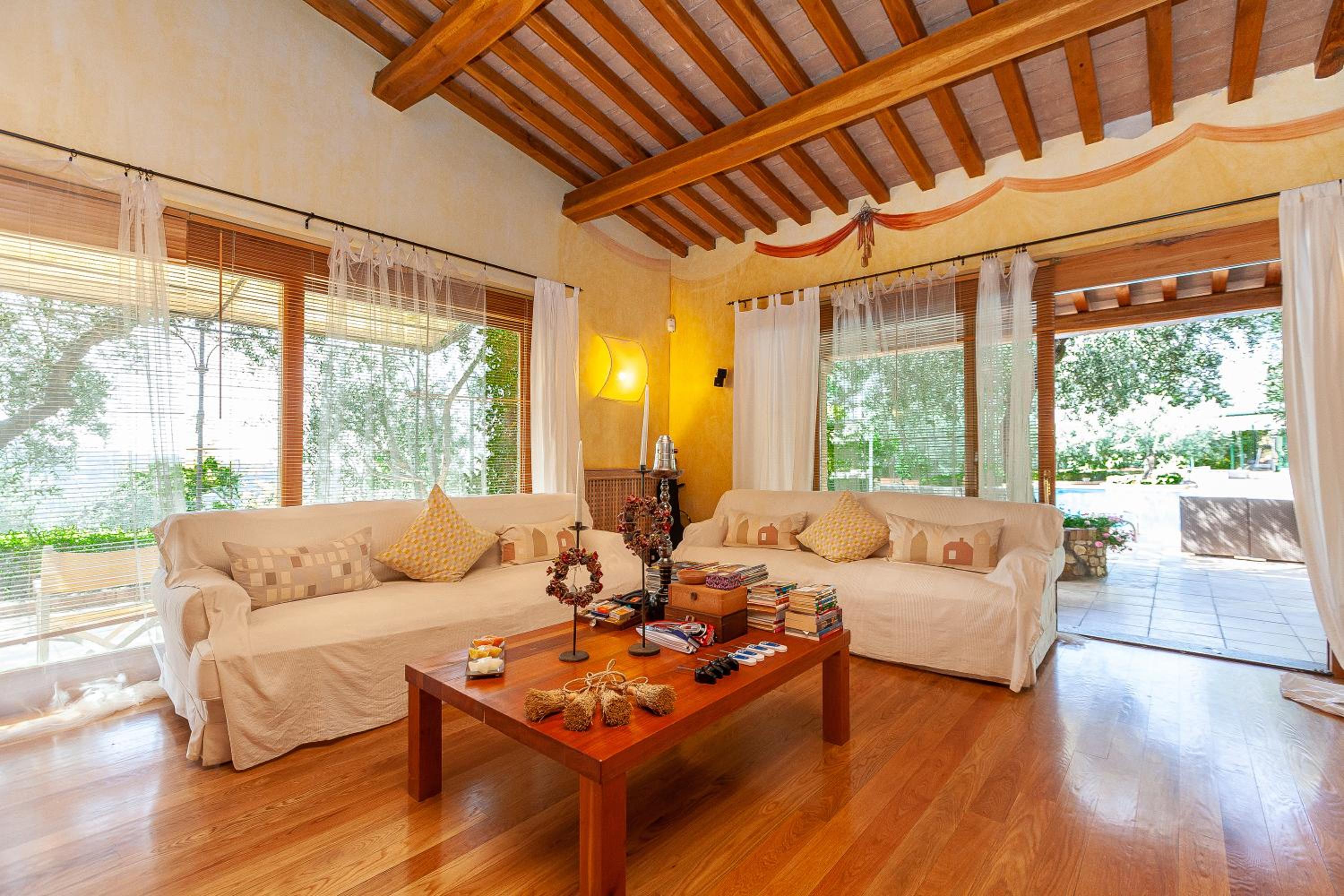 Villa photo 1