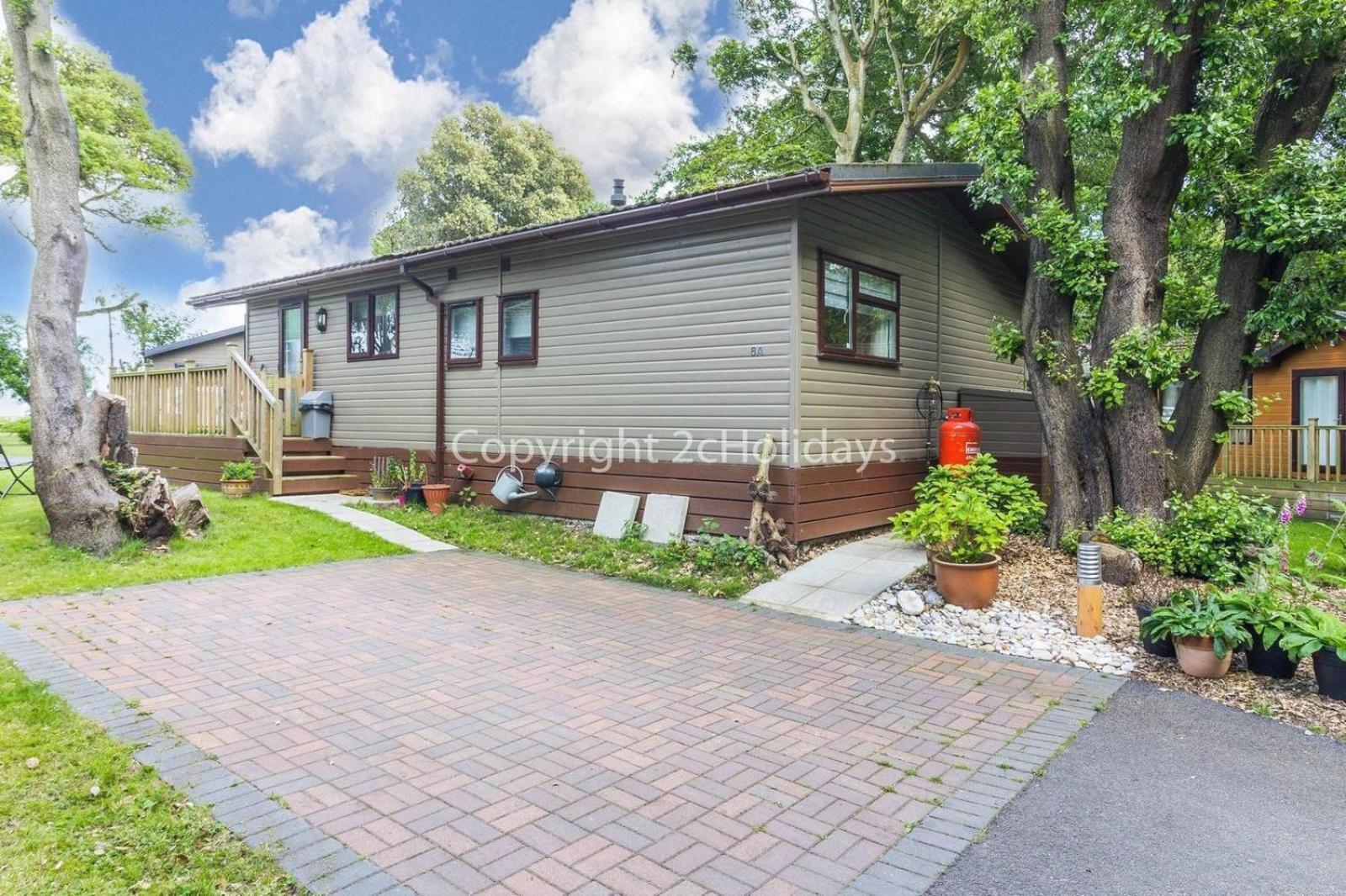 Mobile Home photo 2