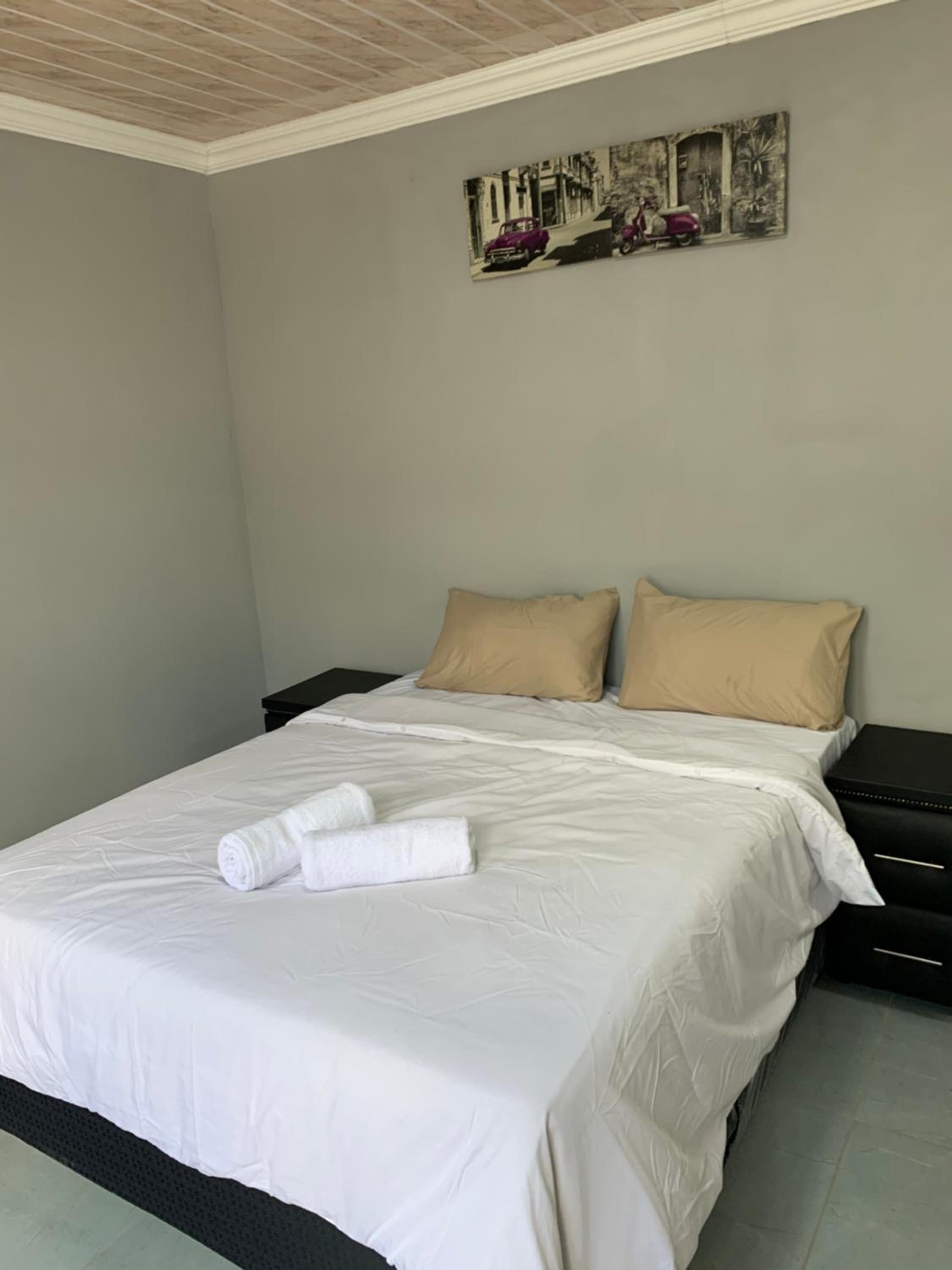 Standard Queen Room - Photo 2