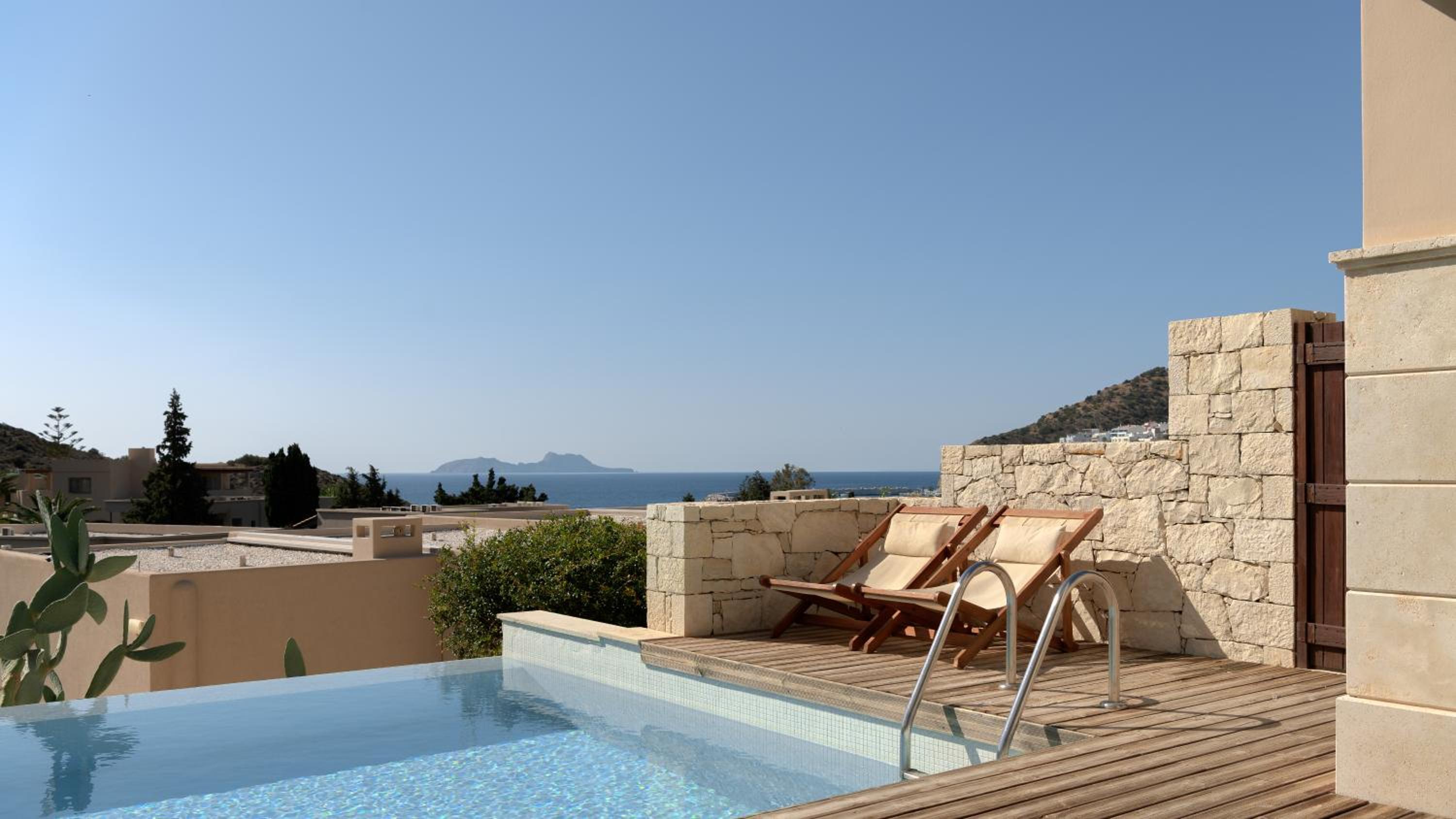 Junior Suite with Sea View - Private Pool (min. Age 14 Years Old) thumbnail 6