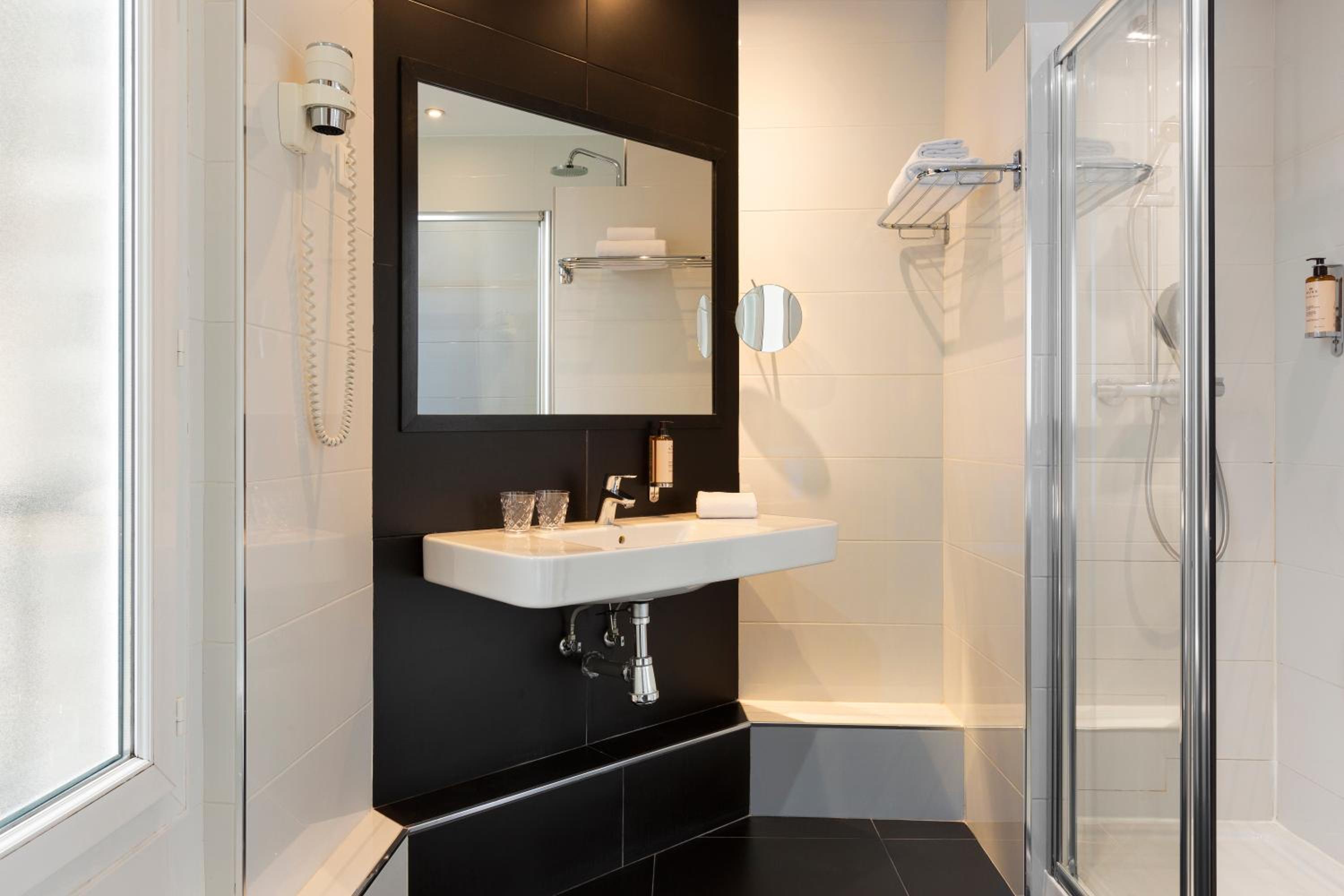 Mercure Paris Alesia bathroom photo