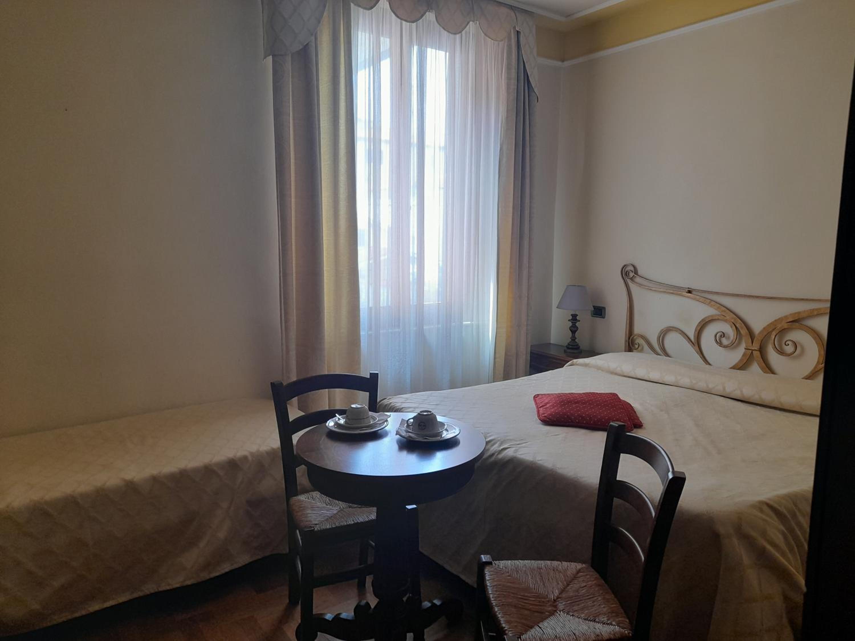 Standard Triple Room - Photo 11
