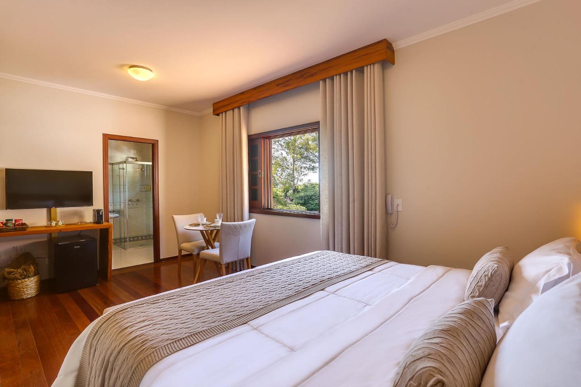 Superior King Suite - Photo 4