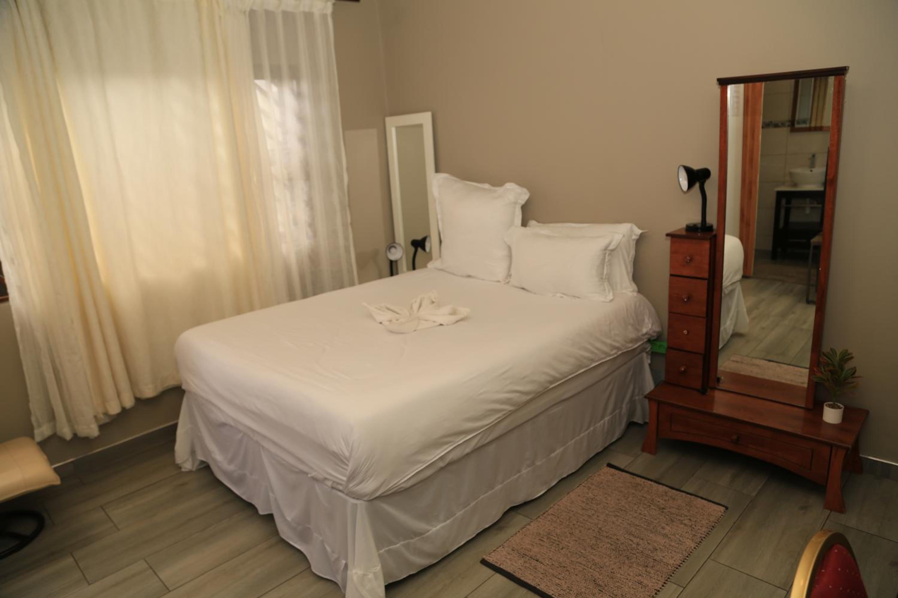 Double Room with Private Bathroom photo 1