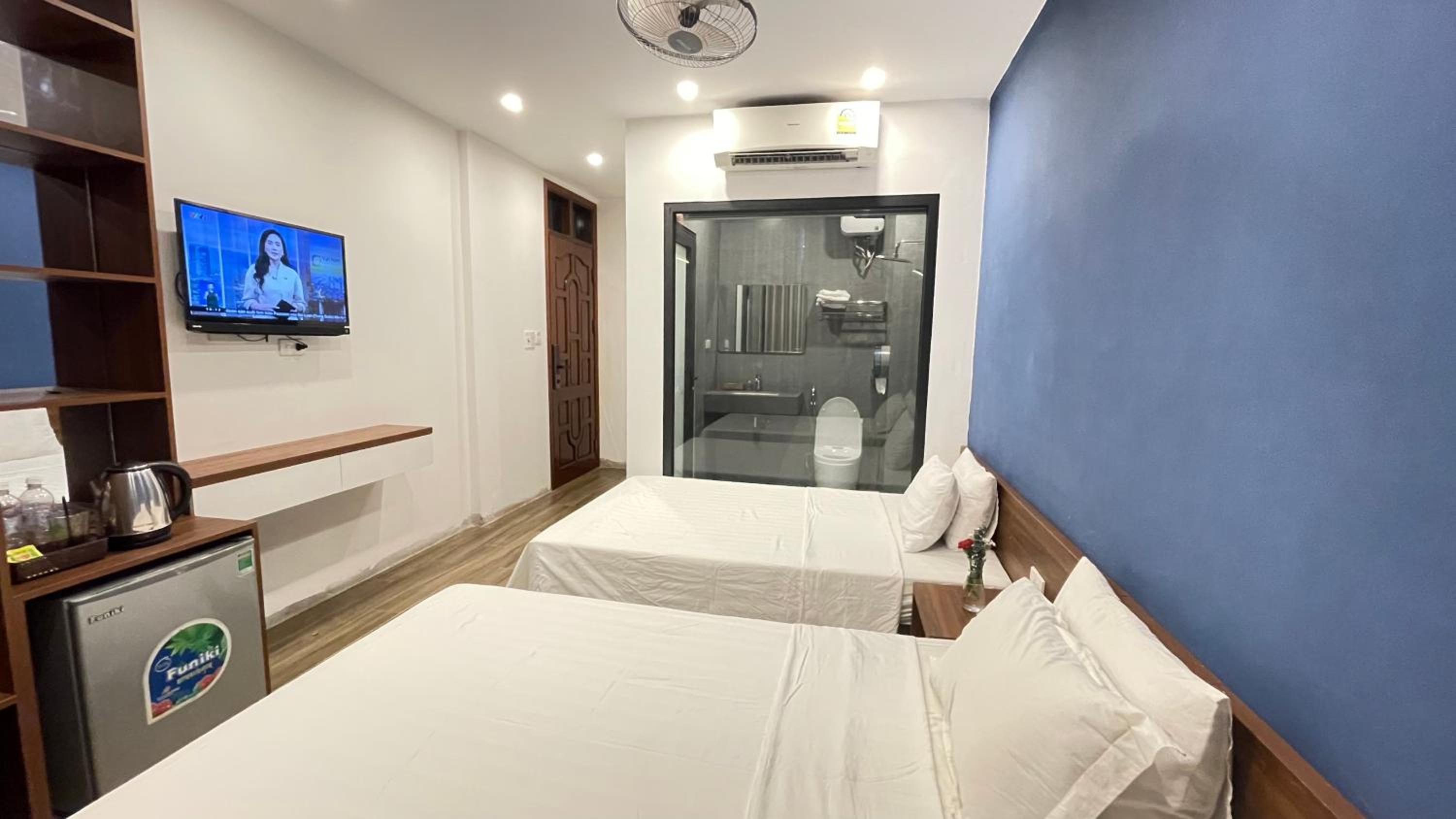 Queen Room With Balcony photo 3