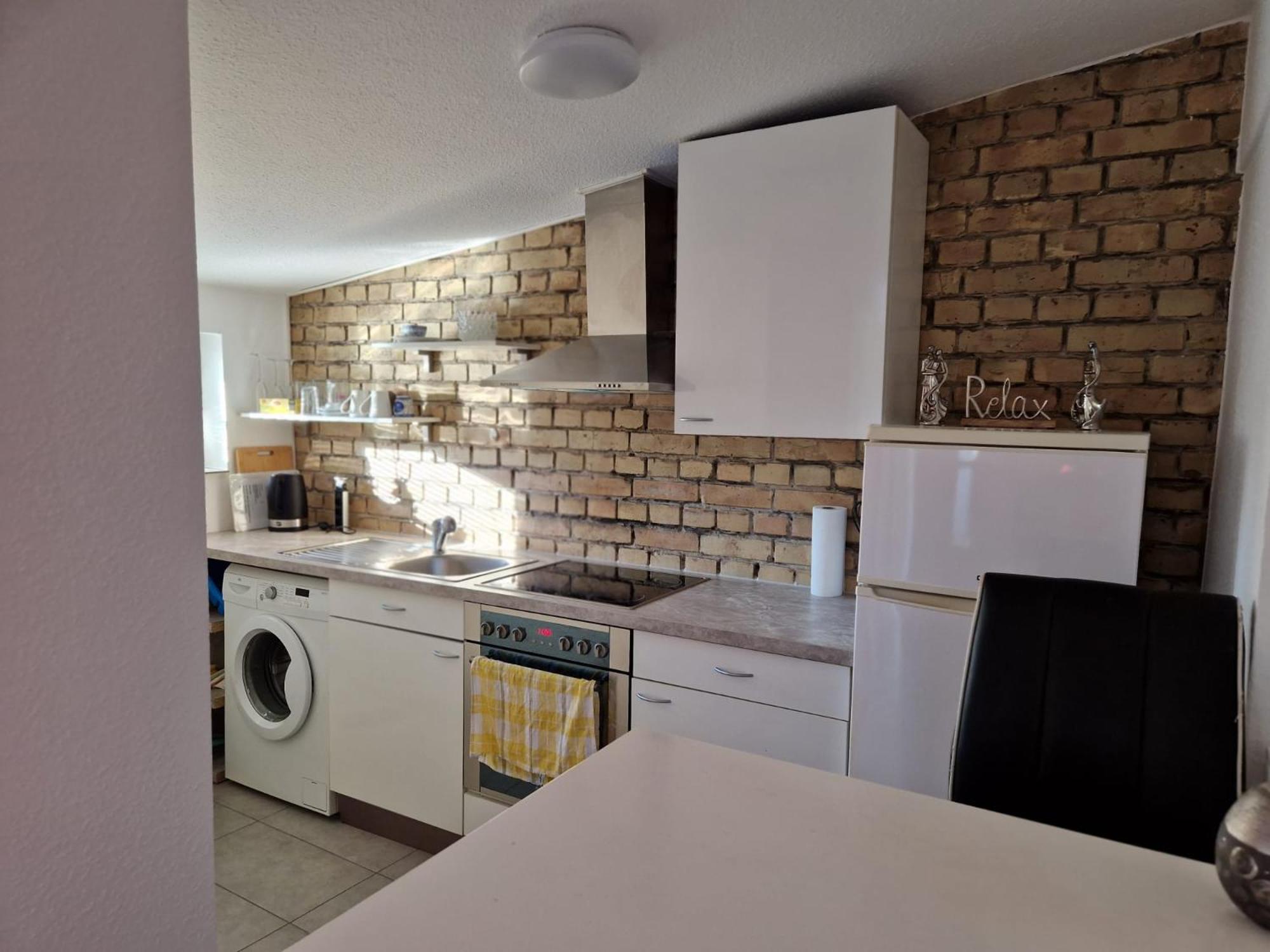 Budget Double Room - Photo 16