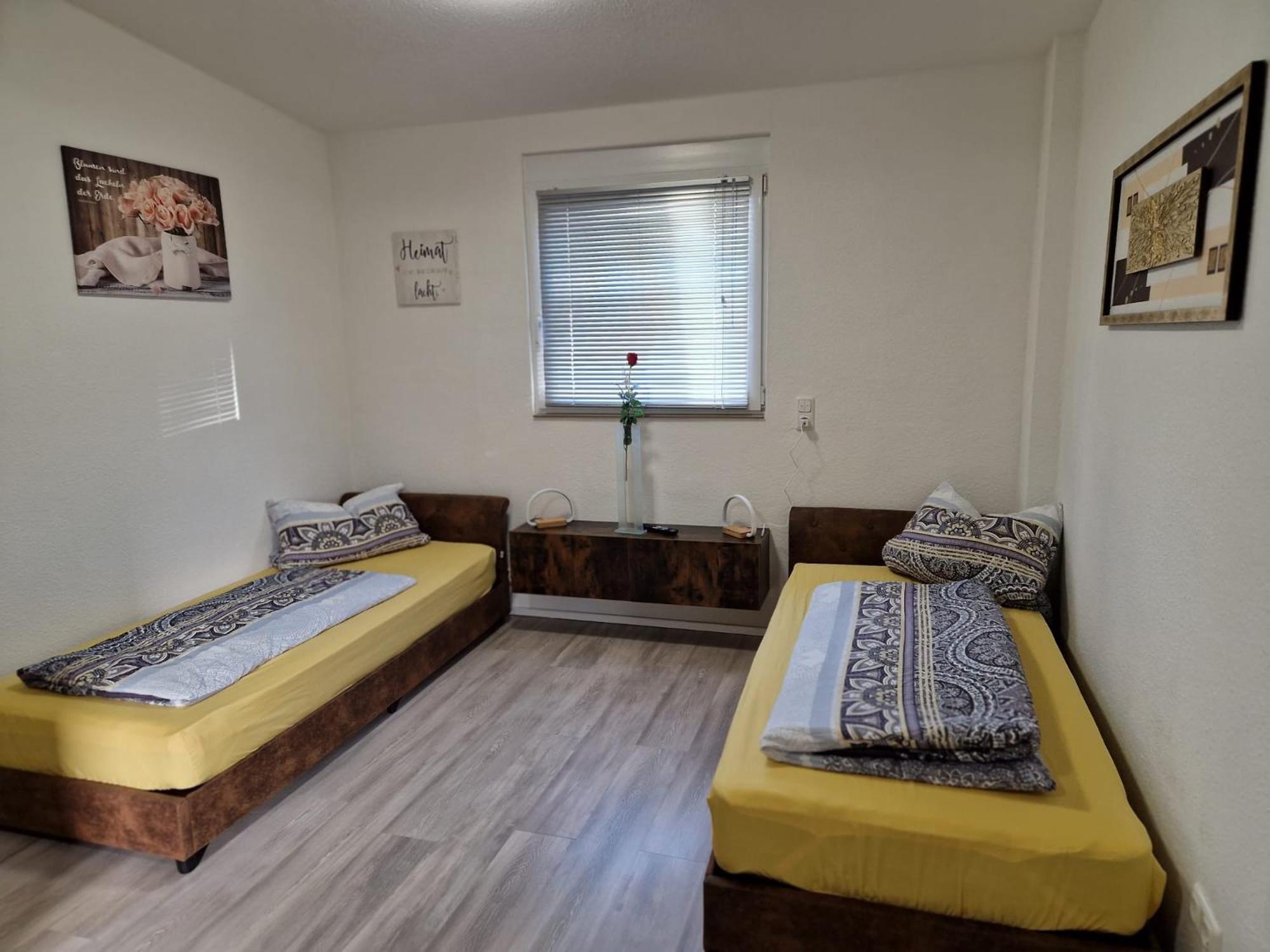 Budget Double Room - Photo 11
