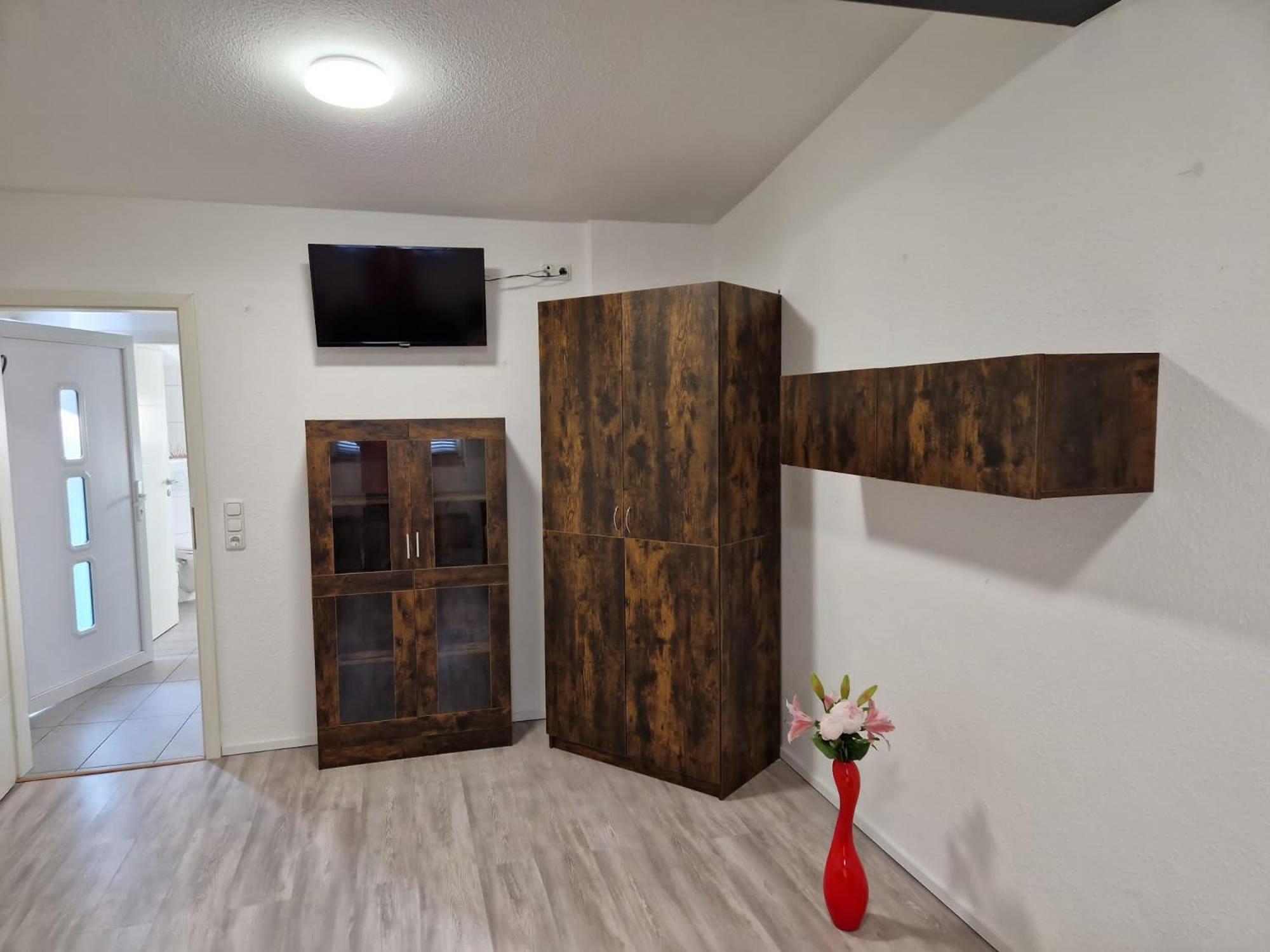 Budget Double Room - Photo 13