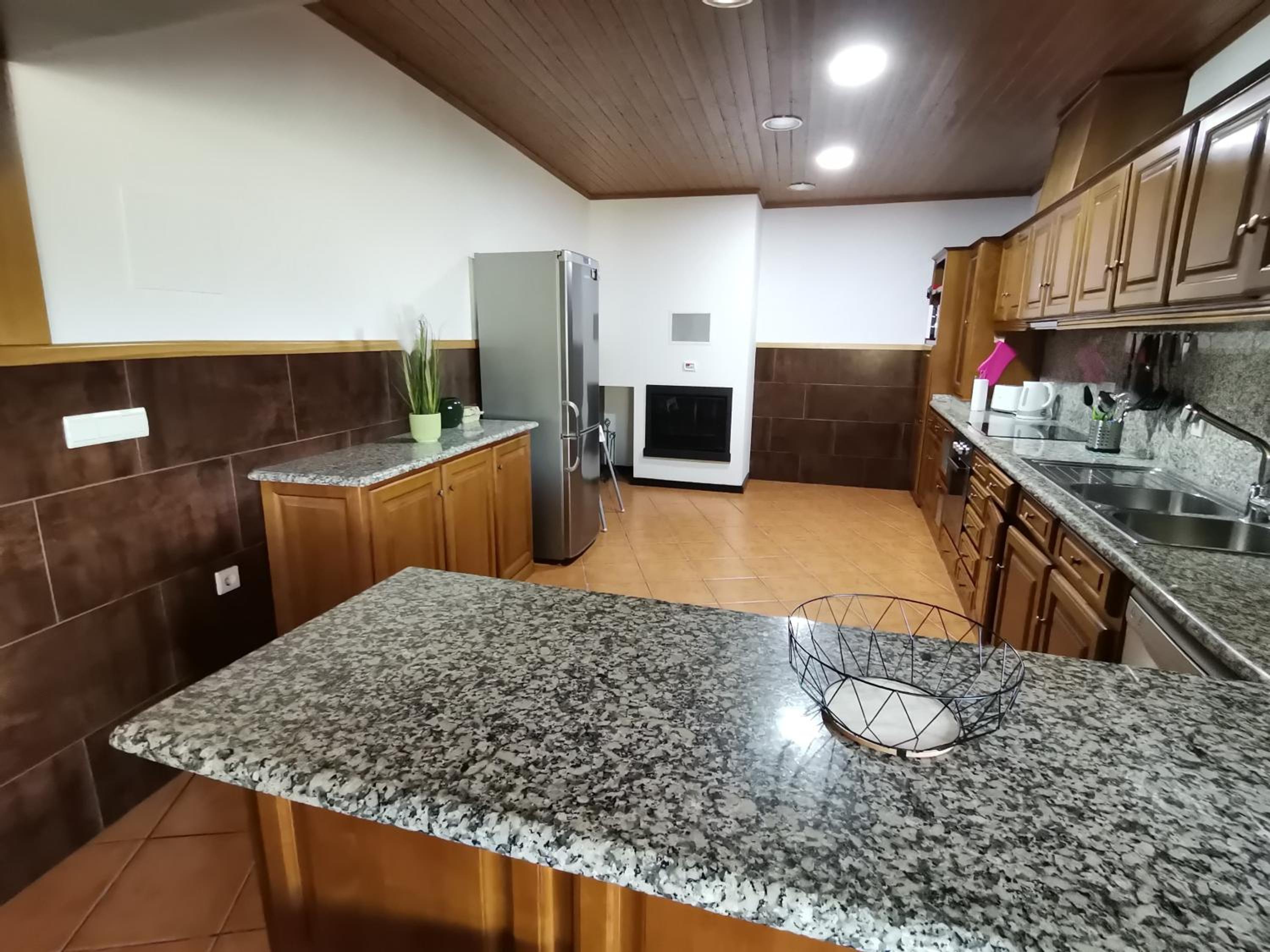 Four-Bedroom House photo 2