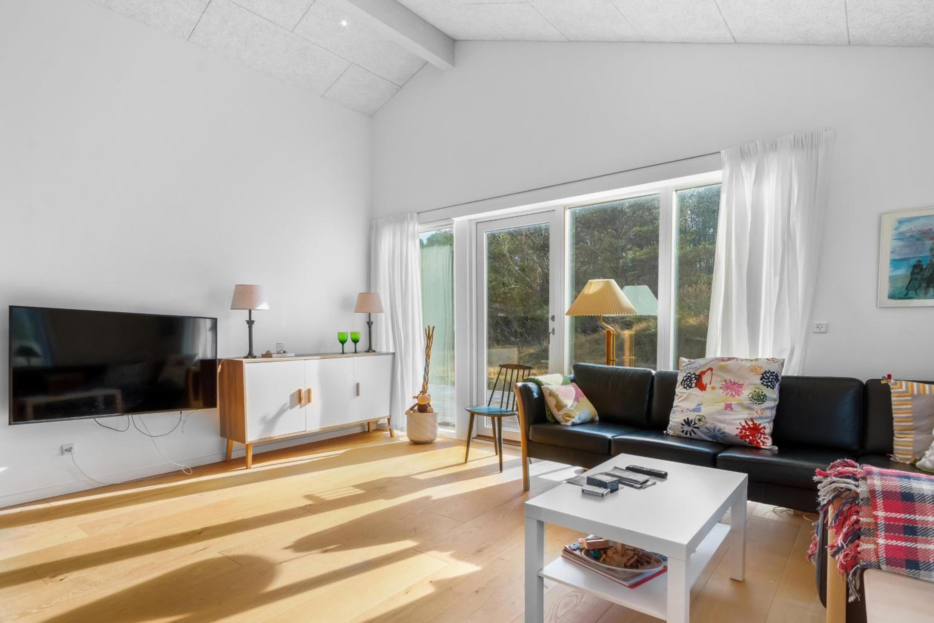 Three-Bedroom Vacation Home  photo 1