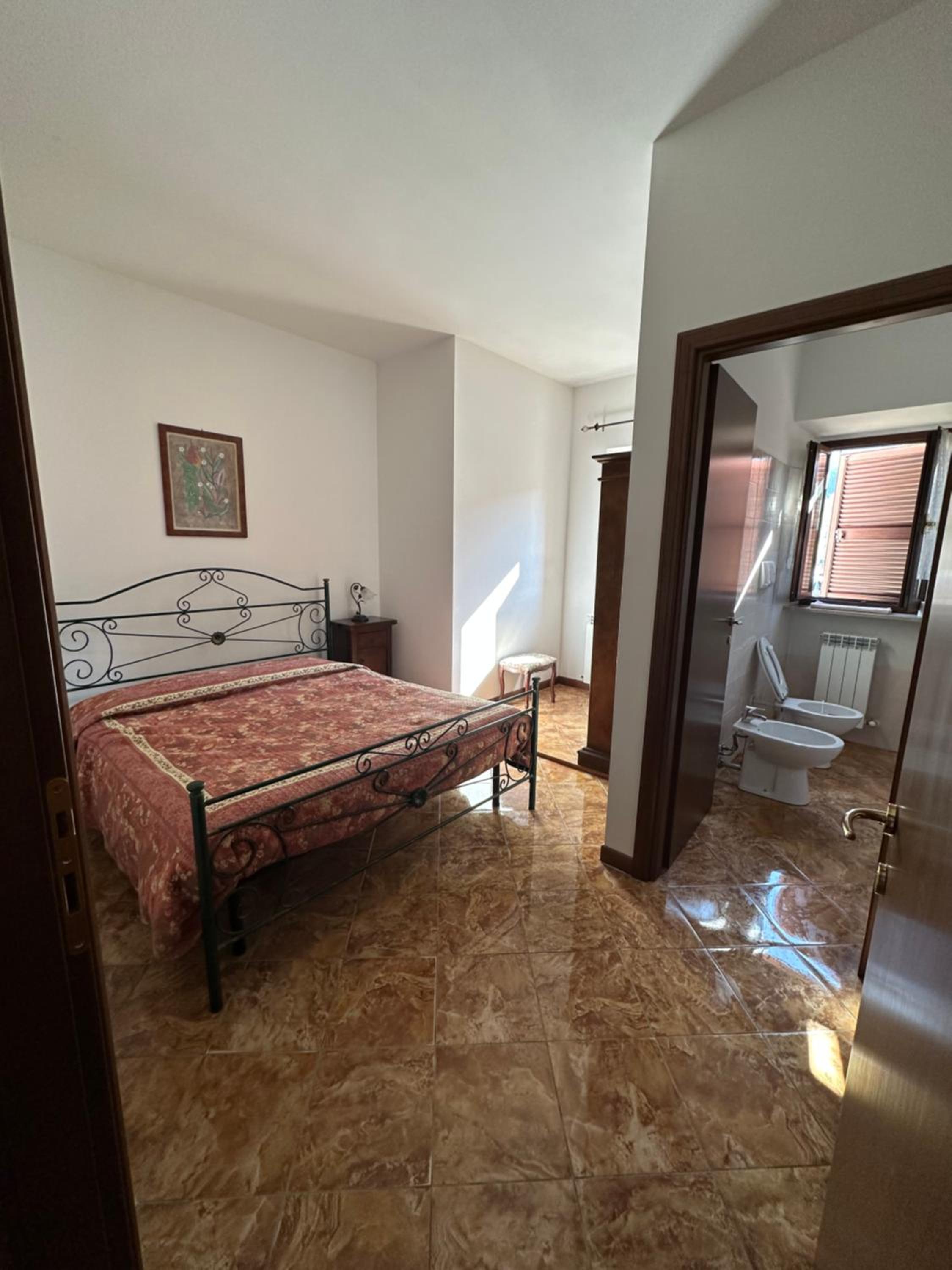 Double Room - Photo 10