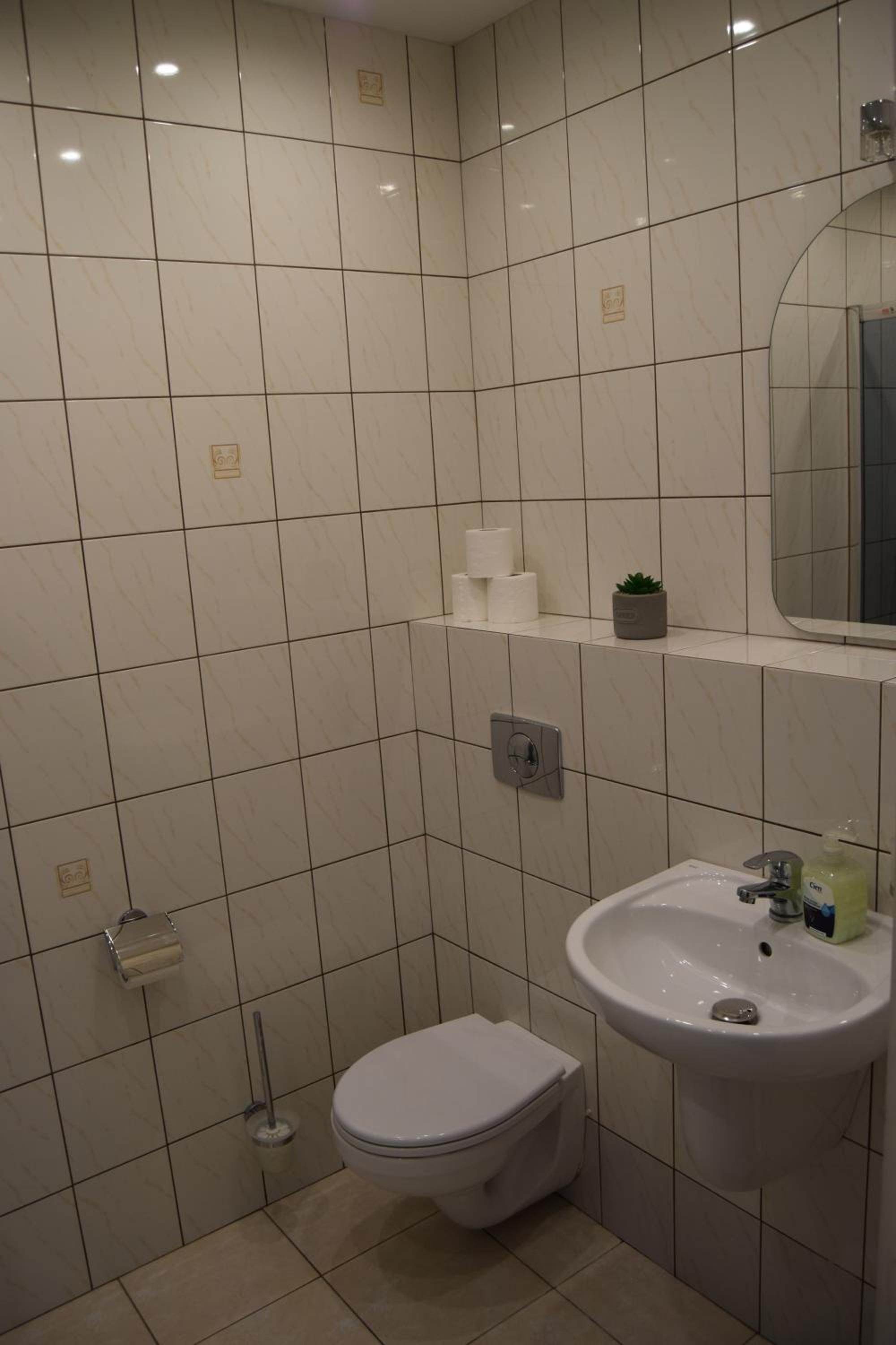Double Room with Garden View - Photo 10