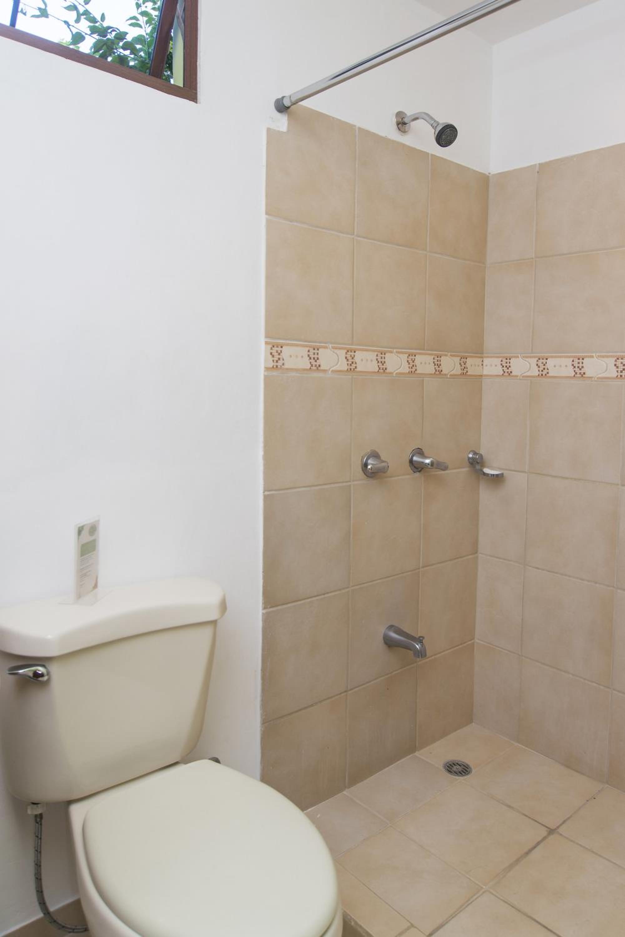 Deluxe Double Room with Two Queen Beds photo 3