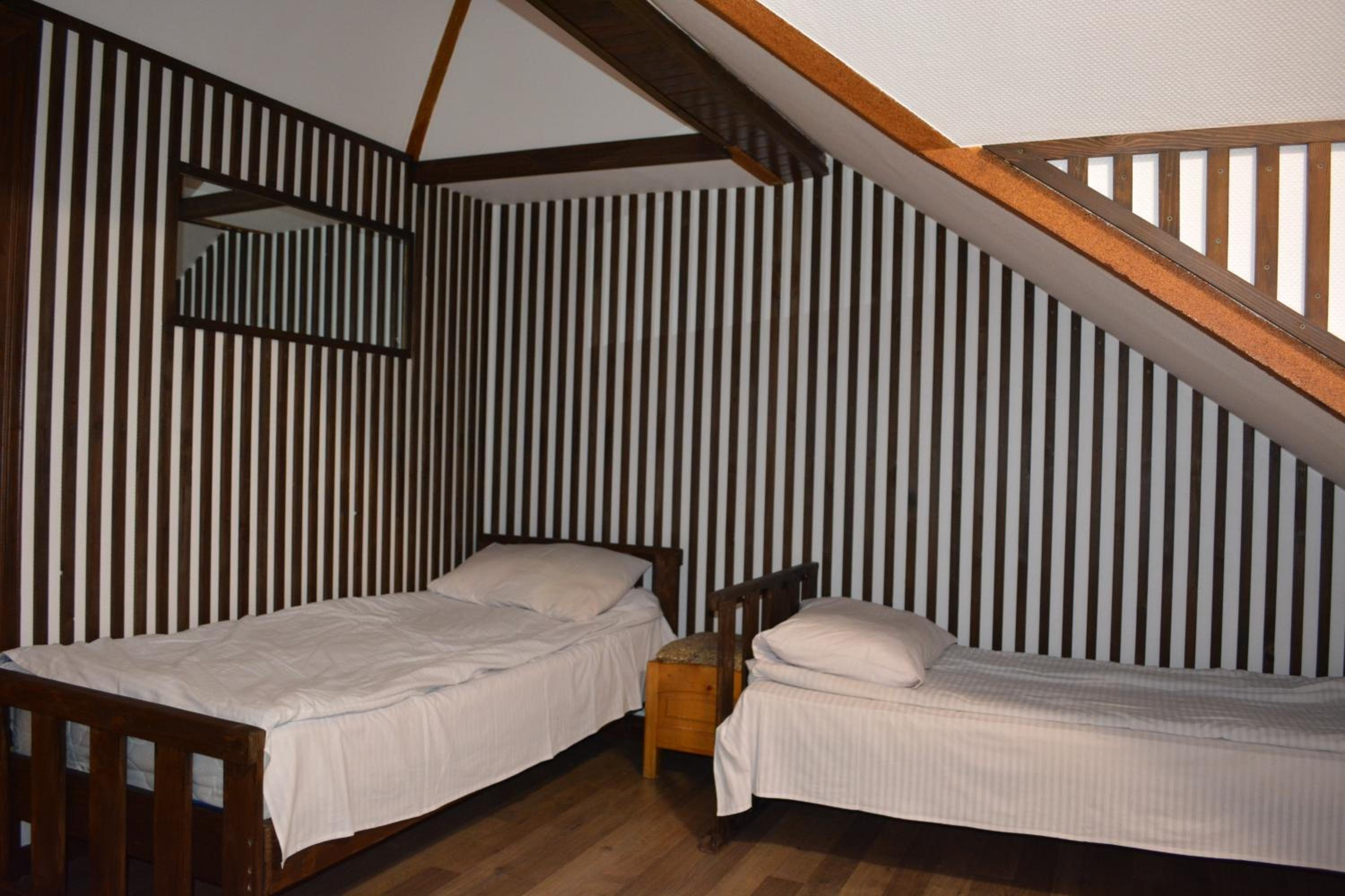 Basic Triple Room With Shared Bathroom photo 2